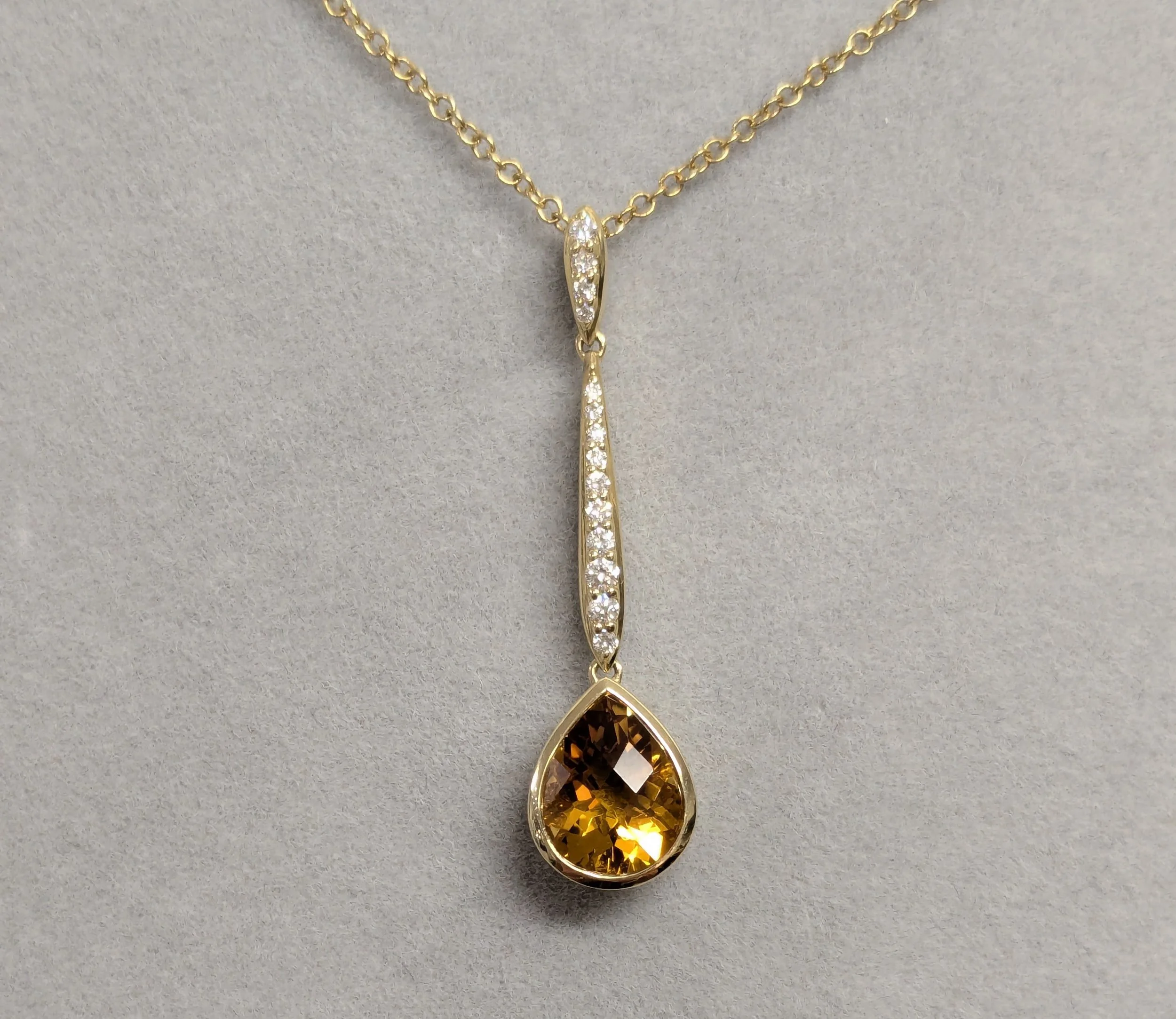 2Z61YDCT 9ct Yellow Gold Citrine and Diamond Pendant