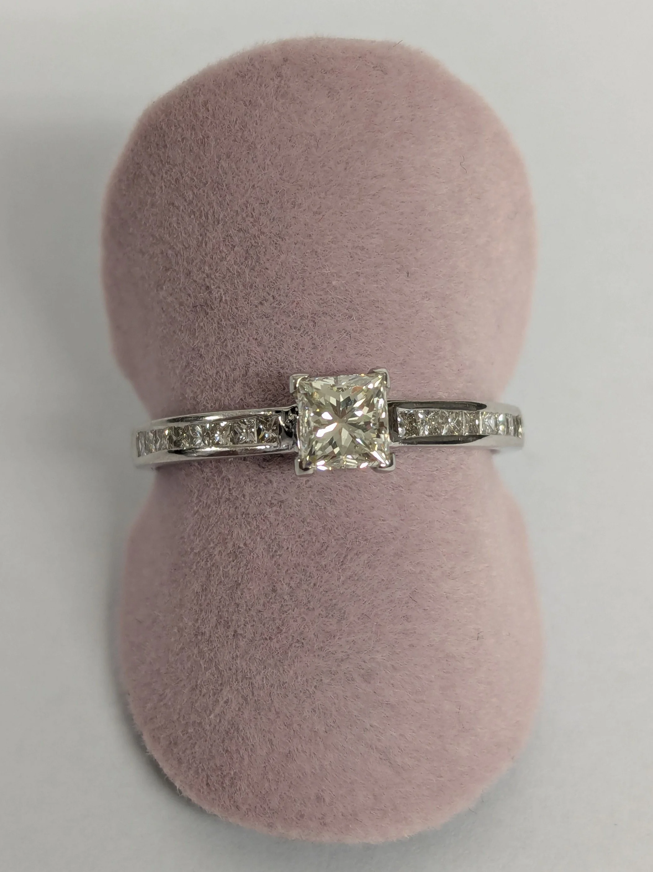 18ct White Gold Princess Diamond Ring