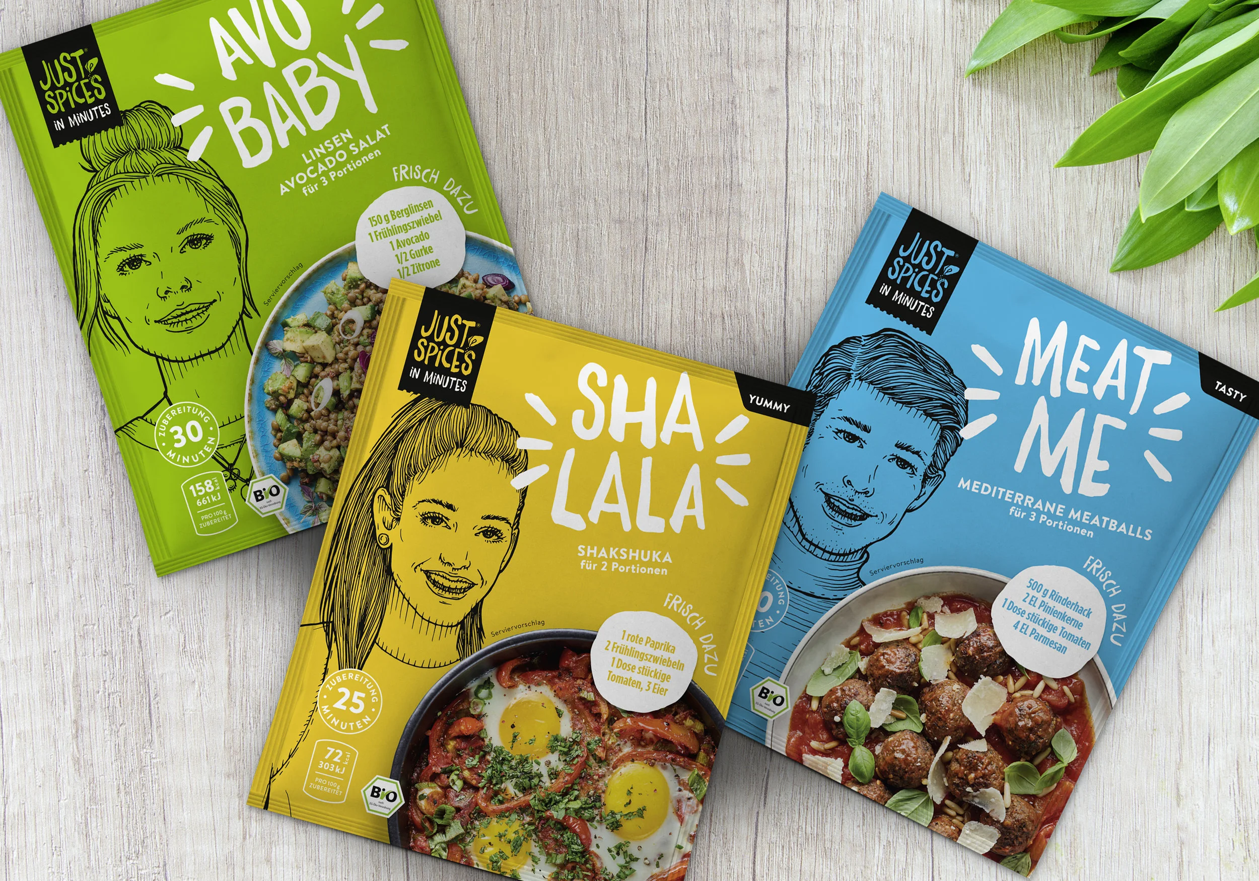Für Just Spices entwickelt Sonnenstaub das Konzept für die Verpackungslinie Just Spices In Minutes . Im ersten Schwung zieren die 27 leckeren Gerichte, die komplett ohne den Einsatz von Geschmacksverstärkern auskommen, jeweils leckere Fotos und frische Ilustrationen mit den für Just Spices typischen Charakteren. Seit Mitte November 2018 sind sie im Einzelhandel erhältlich. #kochdichstolz und guten Appetit!
