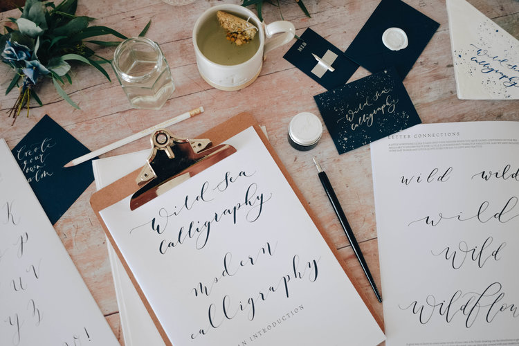 Featured image of post Modern Calligraphy Set For Beginners : Can you create beautiful hand lettering using a simple pen or pencil?
