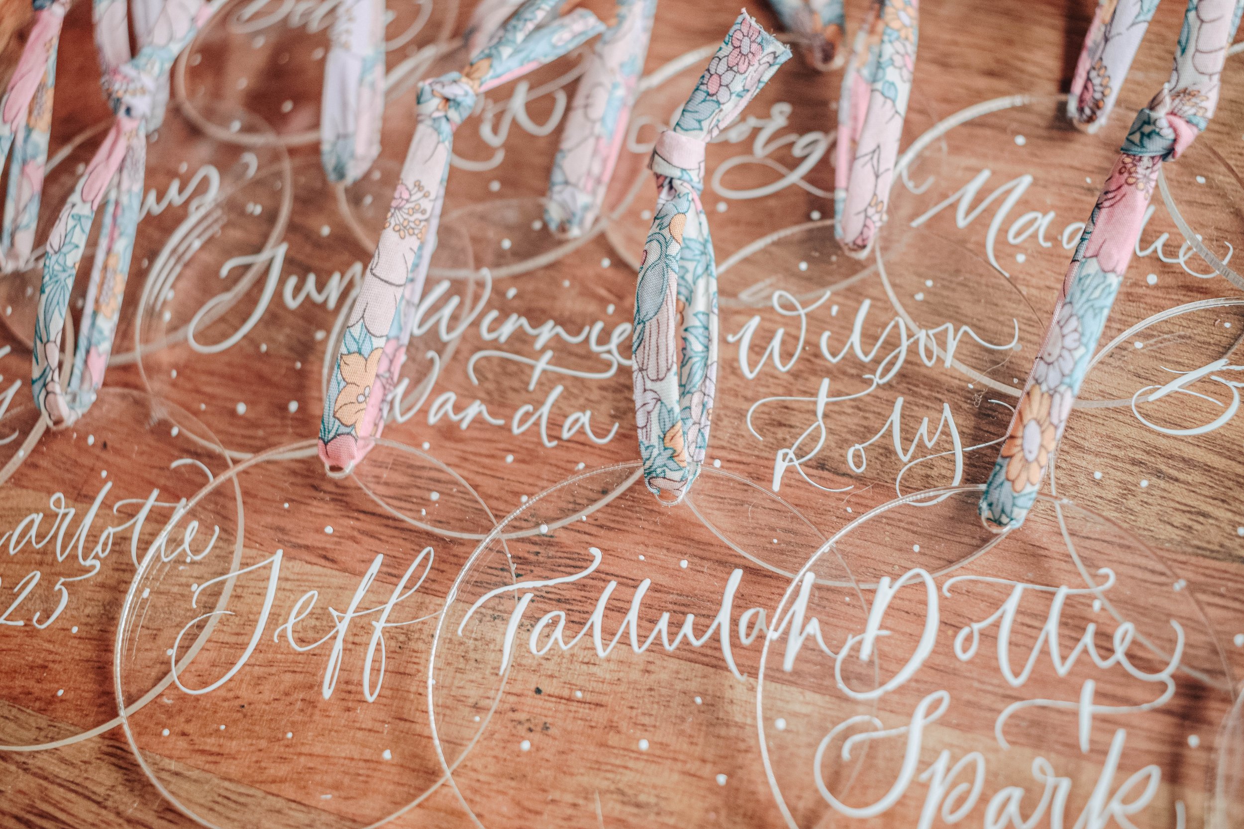 November25_Christmas_Baubles_Calligraphy-11.jpg