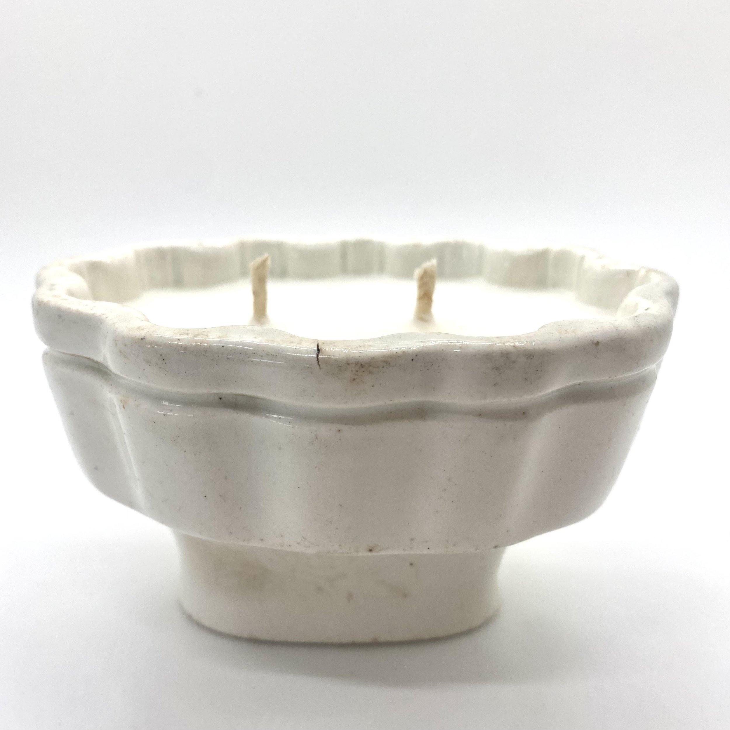 STONEWARE JELLY MOULD SOY CANDLE - CHAMPAGNE + ROSES