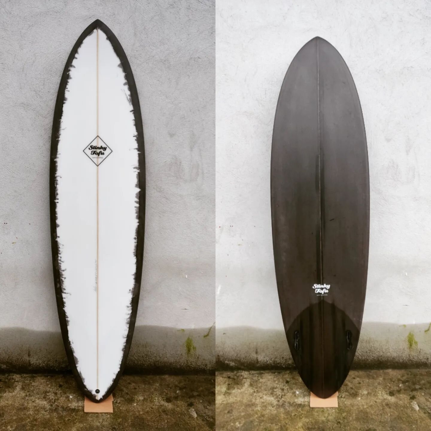 Rebel Rebel 6'4&quot; para Leo, con resina tintada negra en free lapping, a darlo todo en el invierno mallorqu&iacute;n 🌊💪
#twinfin #channelbottom #surfboard #resintint #surfinmallorca #surfineurope #madeingalicia #madeineurope