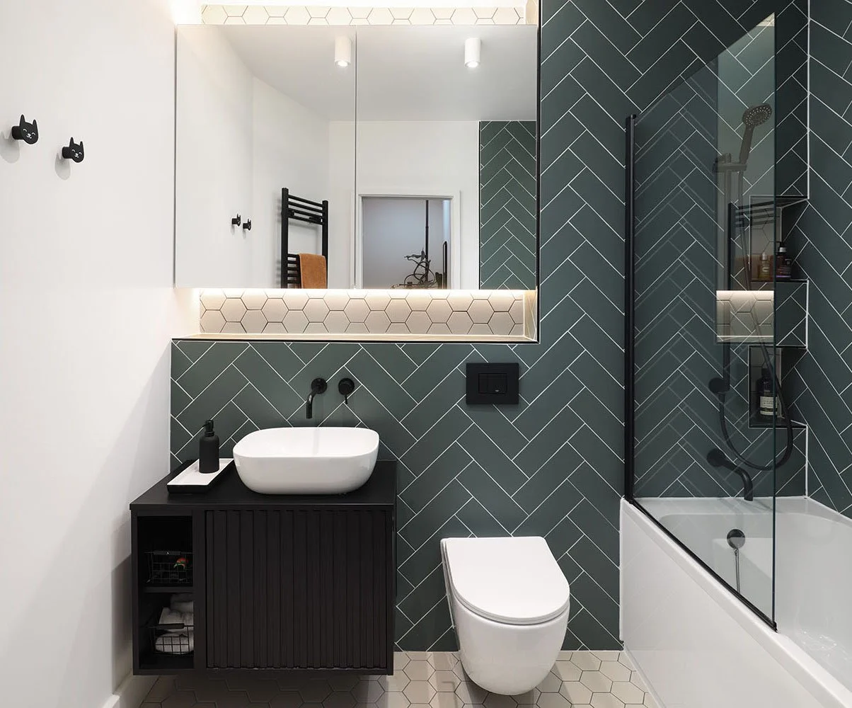 Bathurst - bathroom 01.jpg