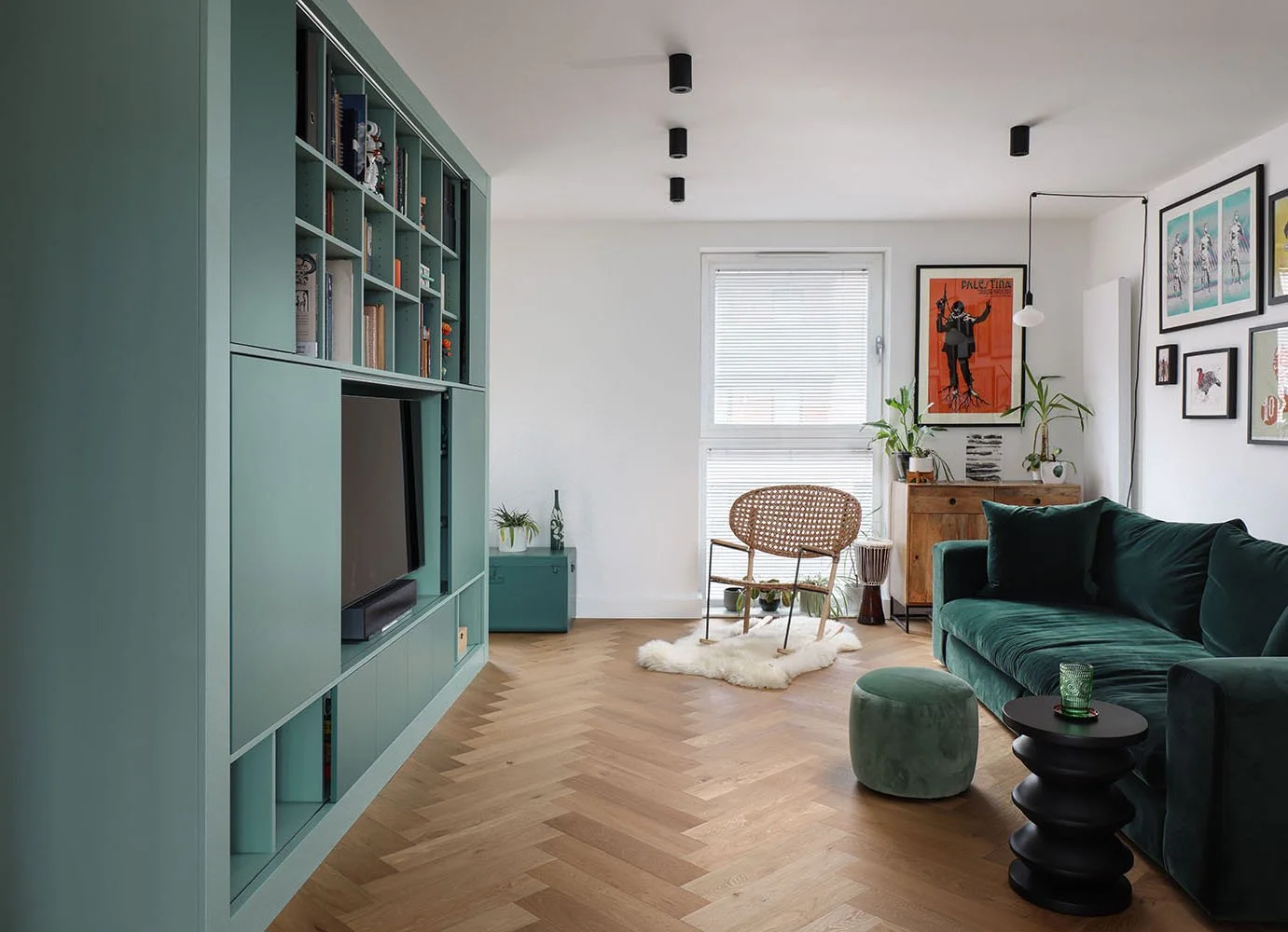 Bathurst - living 04.jpg