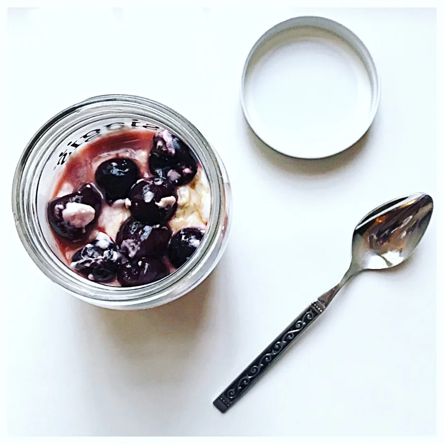 Cherry Vanilla Overnight Oats