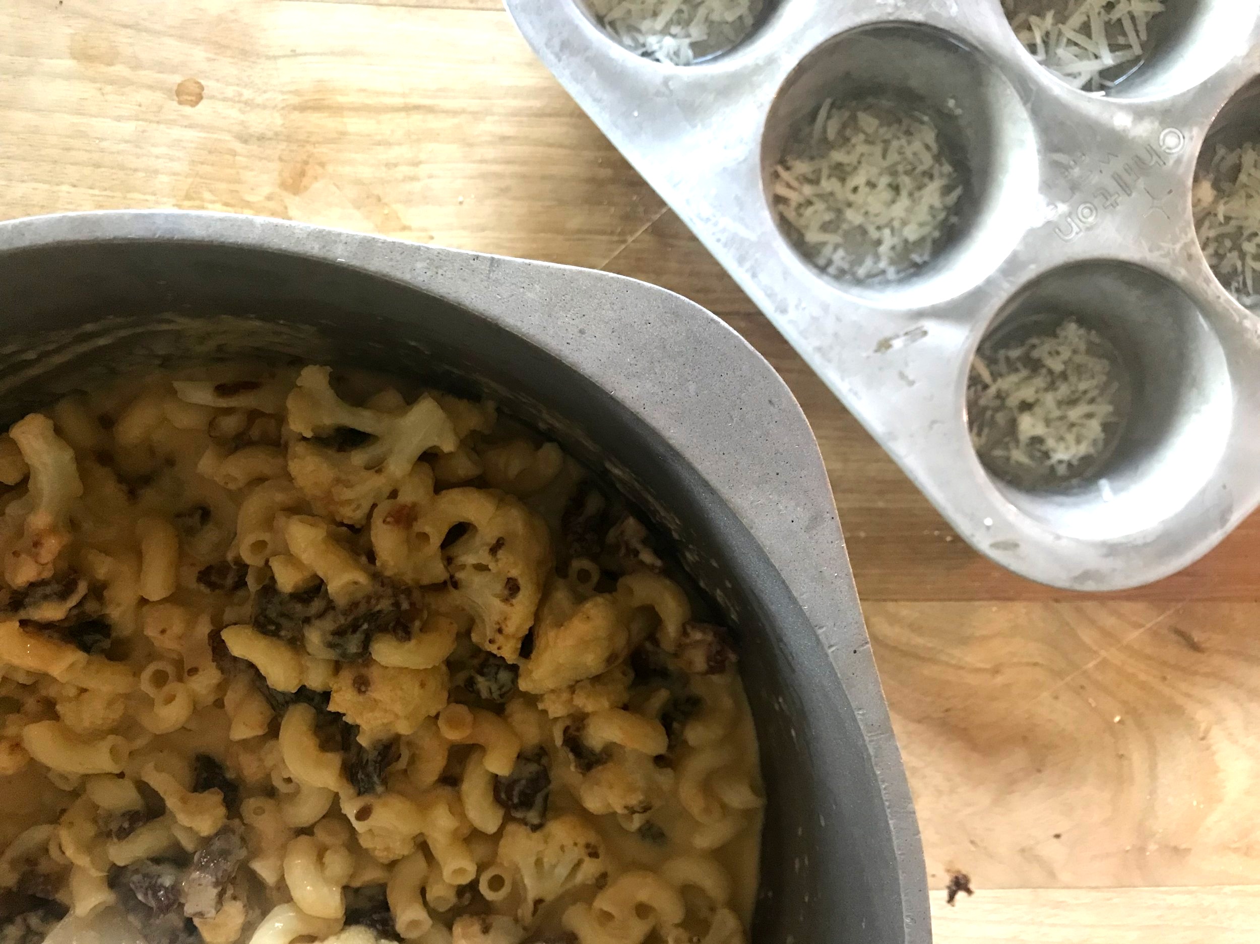 Cooked+Mac+%26+Cheese+%2B+Prepped+Tins.jpg
