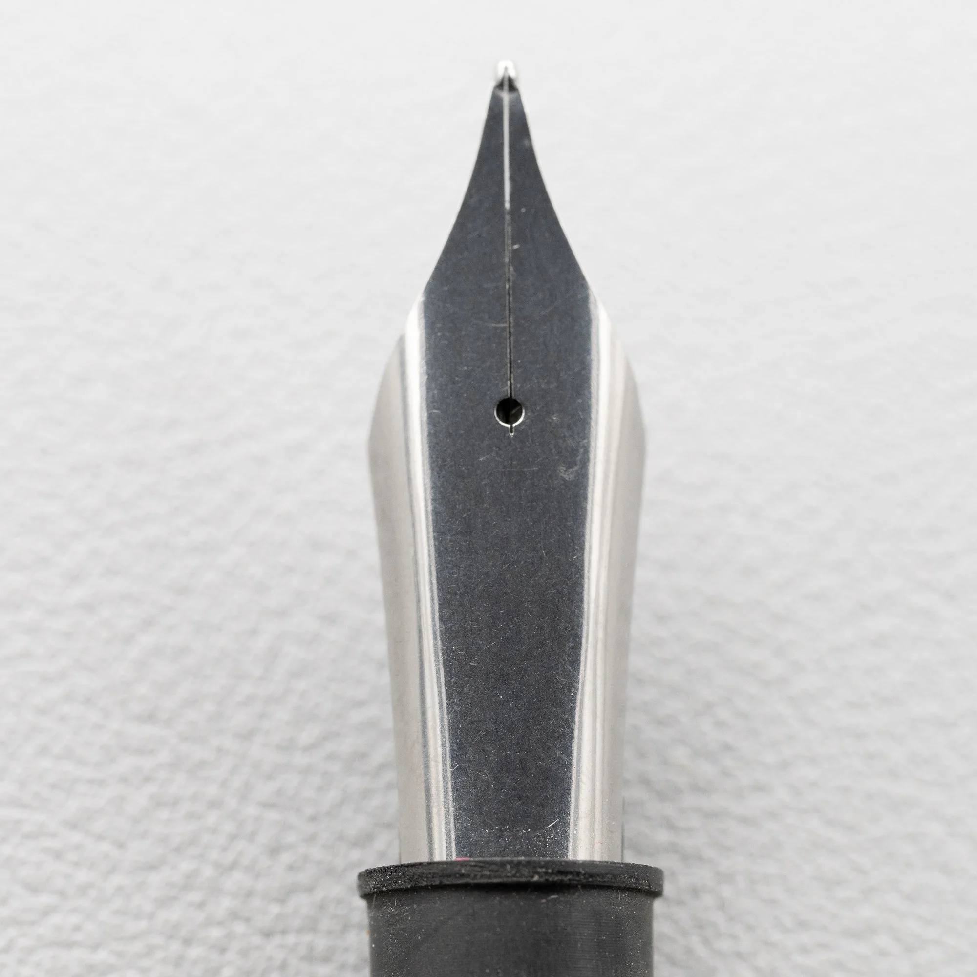 Magna #8 - Broad - Polished Steel