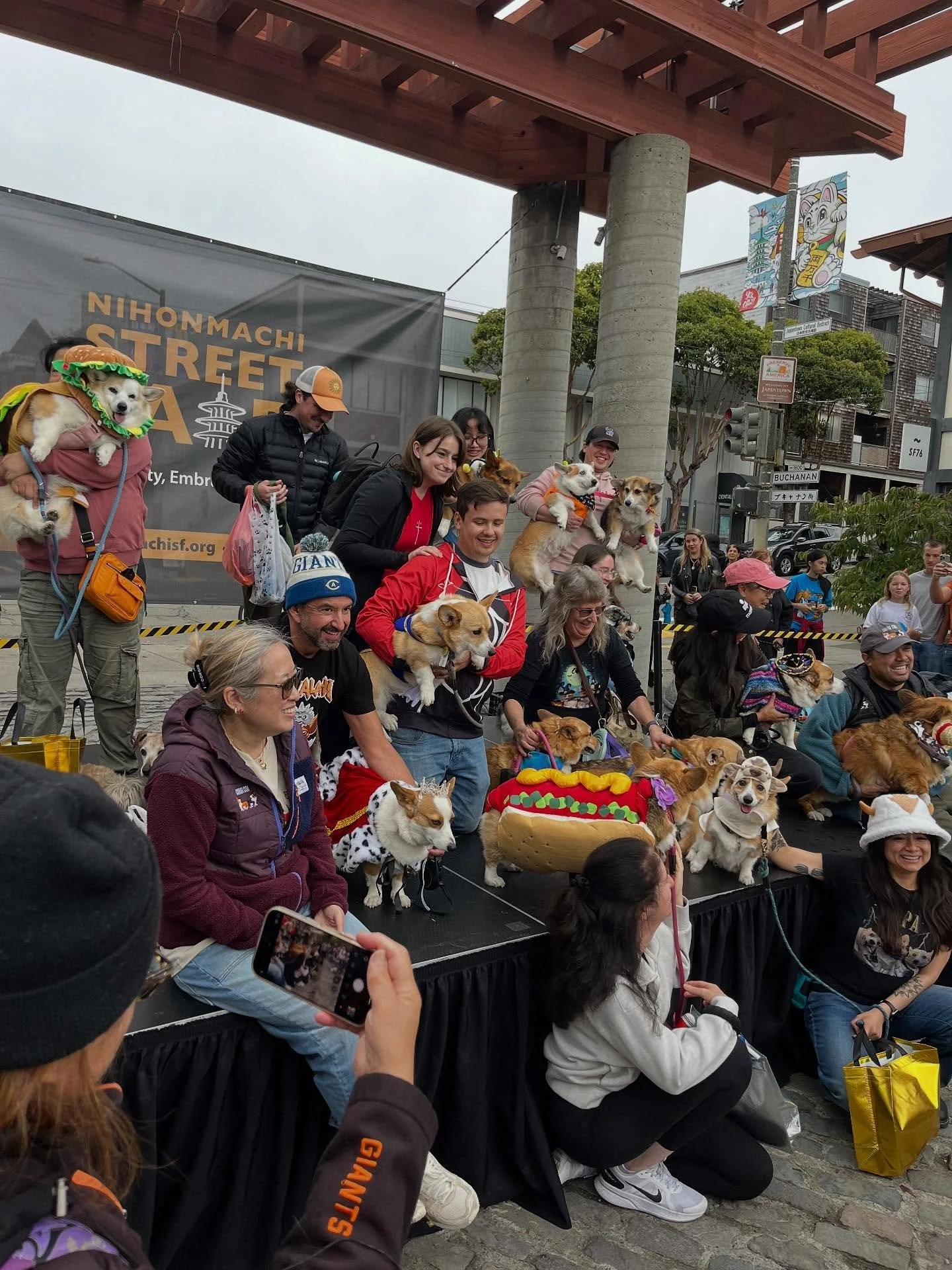 Thank you to all the corgis that participated in the first annual Halloweenie Corgi Con NSF costume contest! 

Although the costume contest is over, @thecorgicon is open until 4PM! ✨
&bull;
&bull;
&bull;
&bull;
&bull;
#corgicon #corgi #nihonmachistre