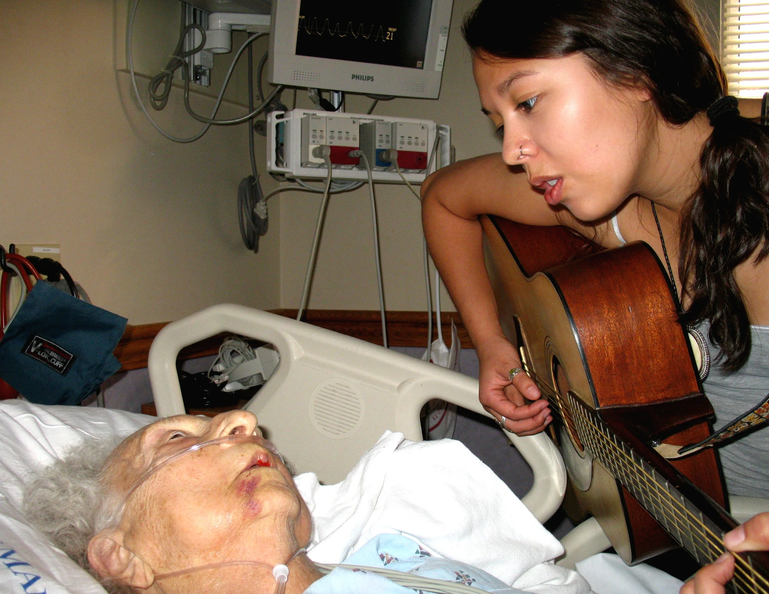 Amanda+Grandma+Hospital2.jpg