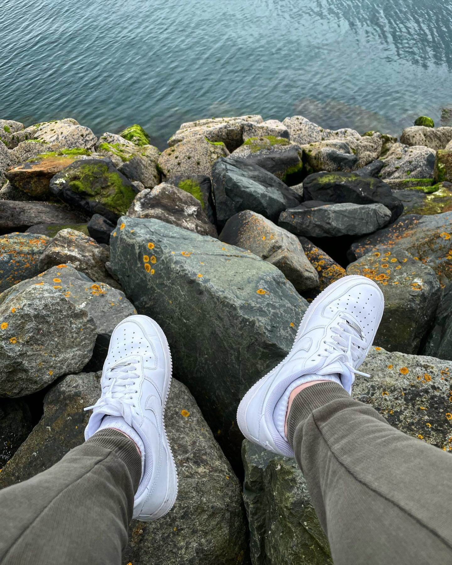 🧘🏻&zwj;♂️
&bull;
&bull;
&bull;
#nature #outdoors #naturephotography #seaside #dublinireland #dublin #ireland #photography #landscapephotography #explore #adventure #discover #chill #relax #irish_travel #discoverdublin #boat #lovindublin #lovedublin