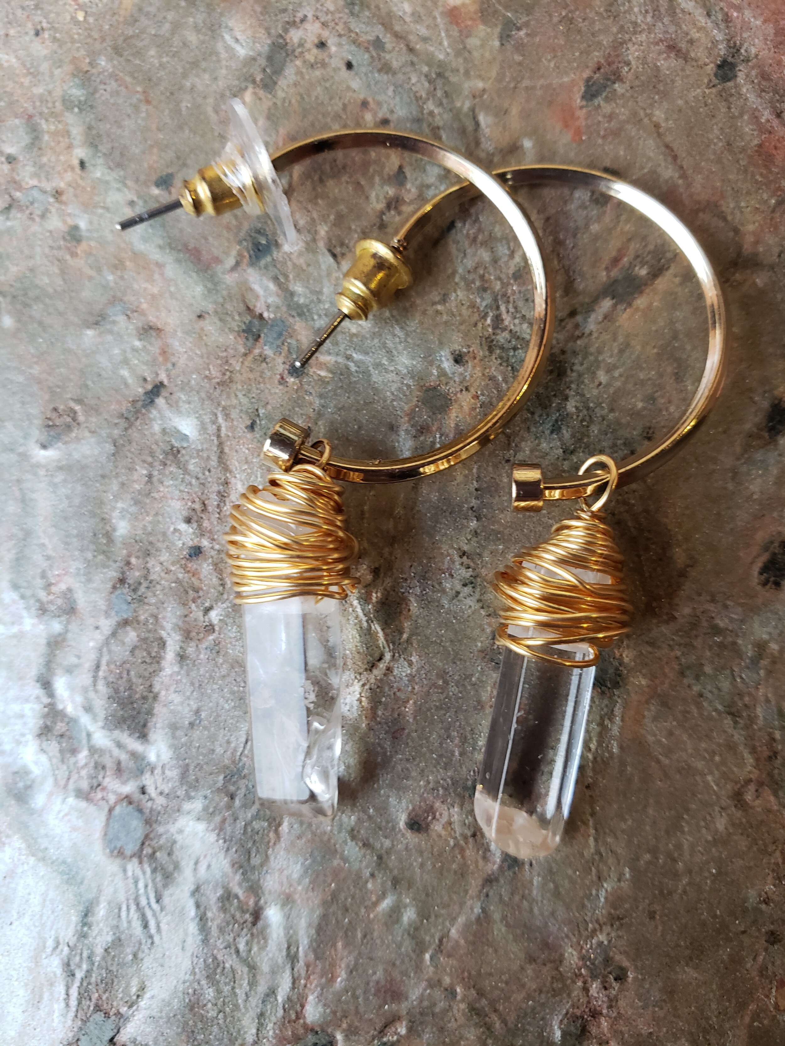 QUARTZ DANGLE