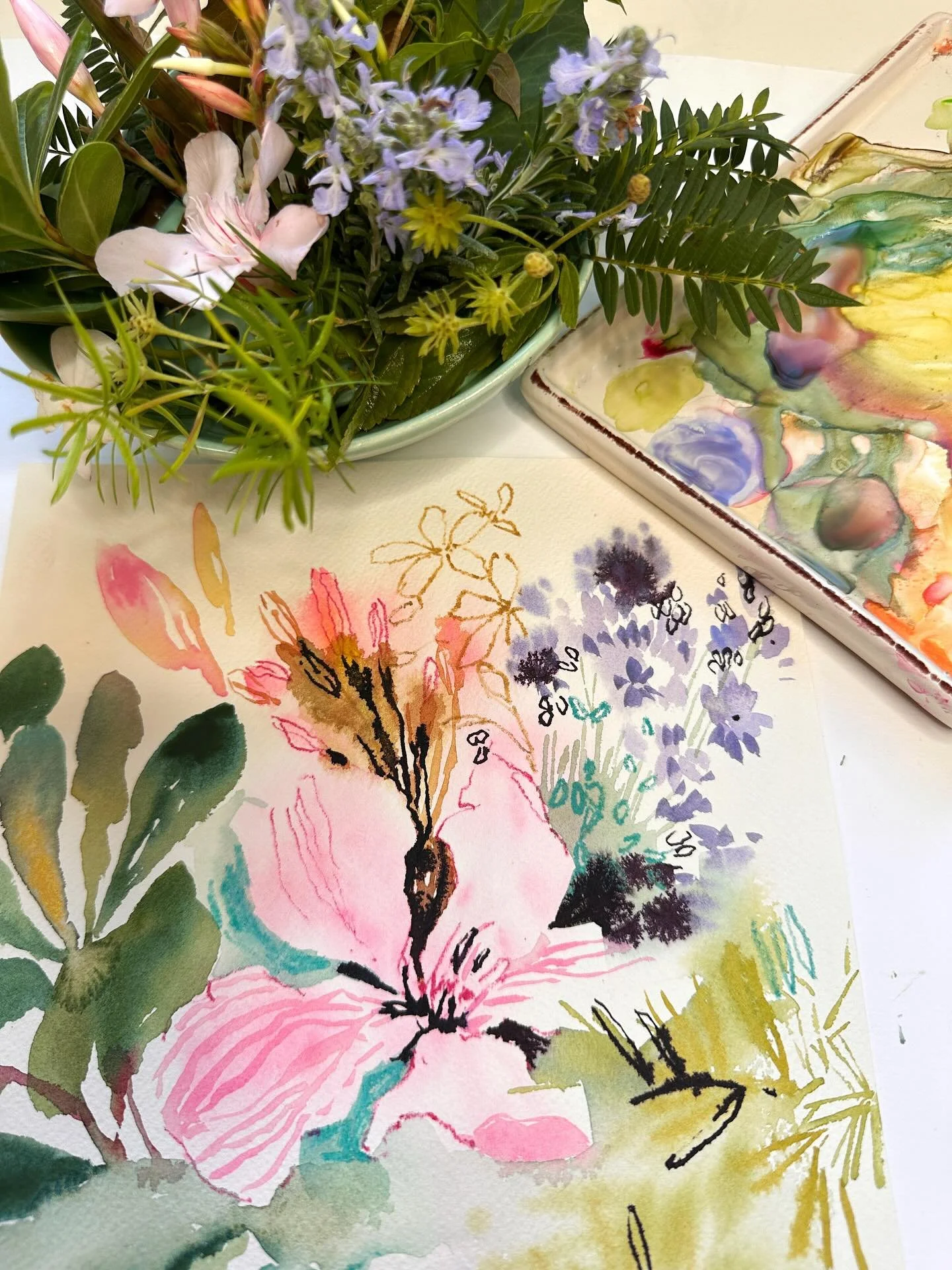 Went foraging this morning. Came up with this delicate posy of flowers to paint. 

#flowerpainting #watercolorflowers #watercolorpaint #loosefloralwatercolor