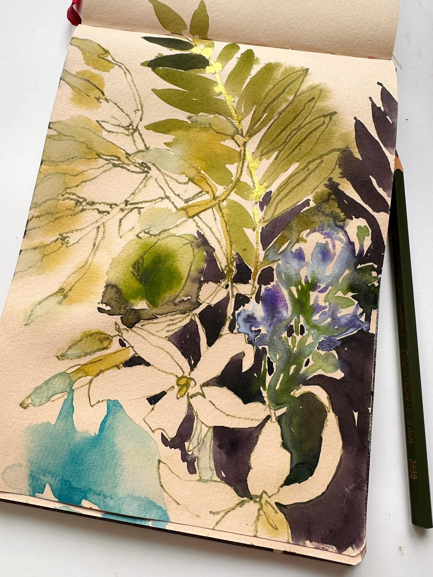 Very loose, expressive, intuitive floral to celebrate today. 

#loosefloral #watercolourpaint #watercolorflorals #watercolourpainting #watercolorsketch #watercolorbotanicals