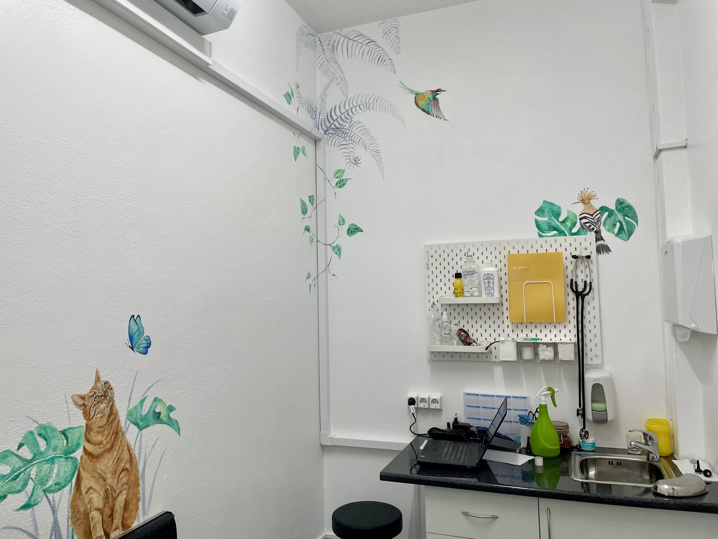  VET CLINIC MURAL . Some little mural details for Pet Vet Lagos 