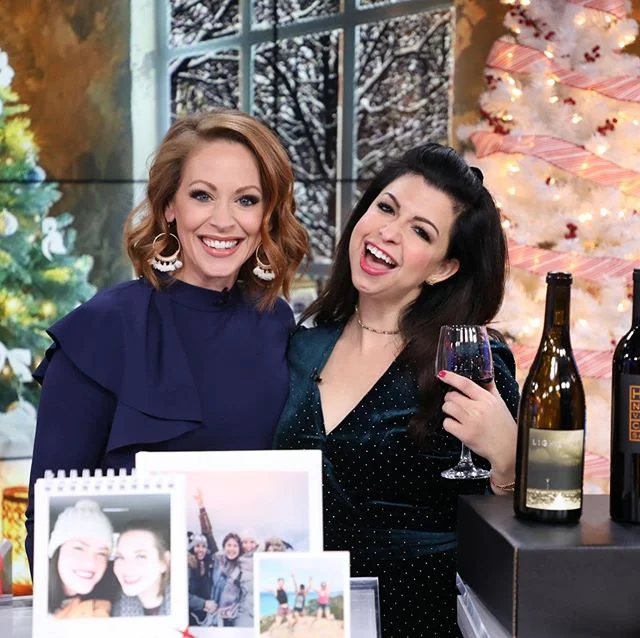 👉🏻How to save your sanity during the holidays! 👈🏻 .
.
.

Thank you to @thejamtvshow for having me on this morning and giving me the excuse to drink wine 🍷 on camera before 8am. 😂 .
.
.

Link to the segment in stories!

@thejamtvshow 
@amykaskeb