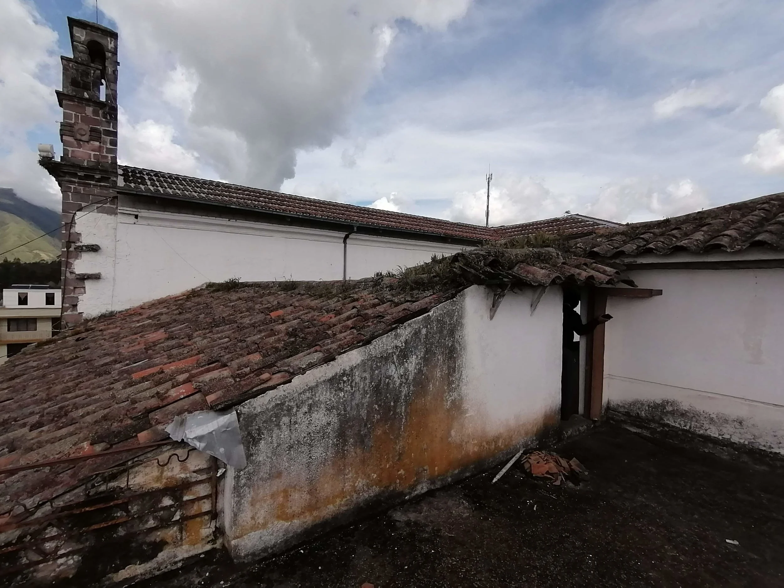 Roof needing repair.jpg