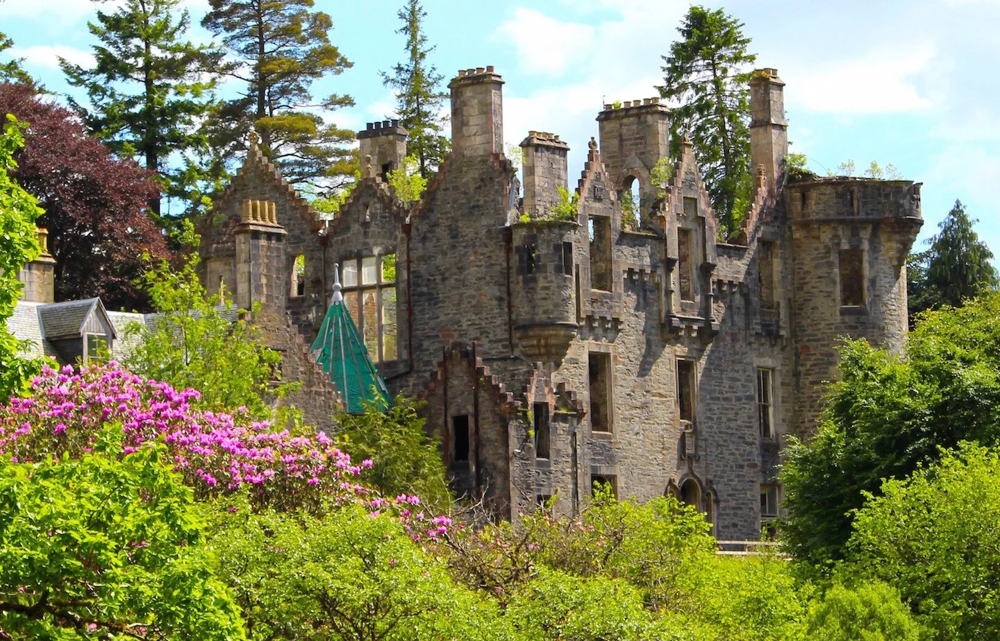 Dunans castle site CDudk2017 cropped.jpg