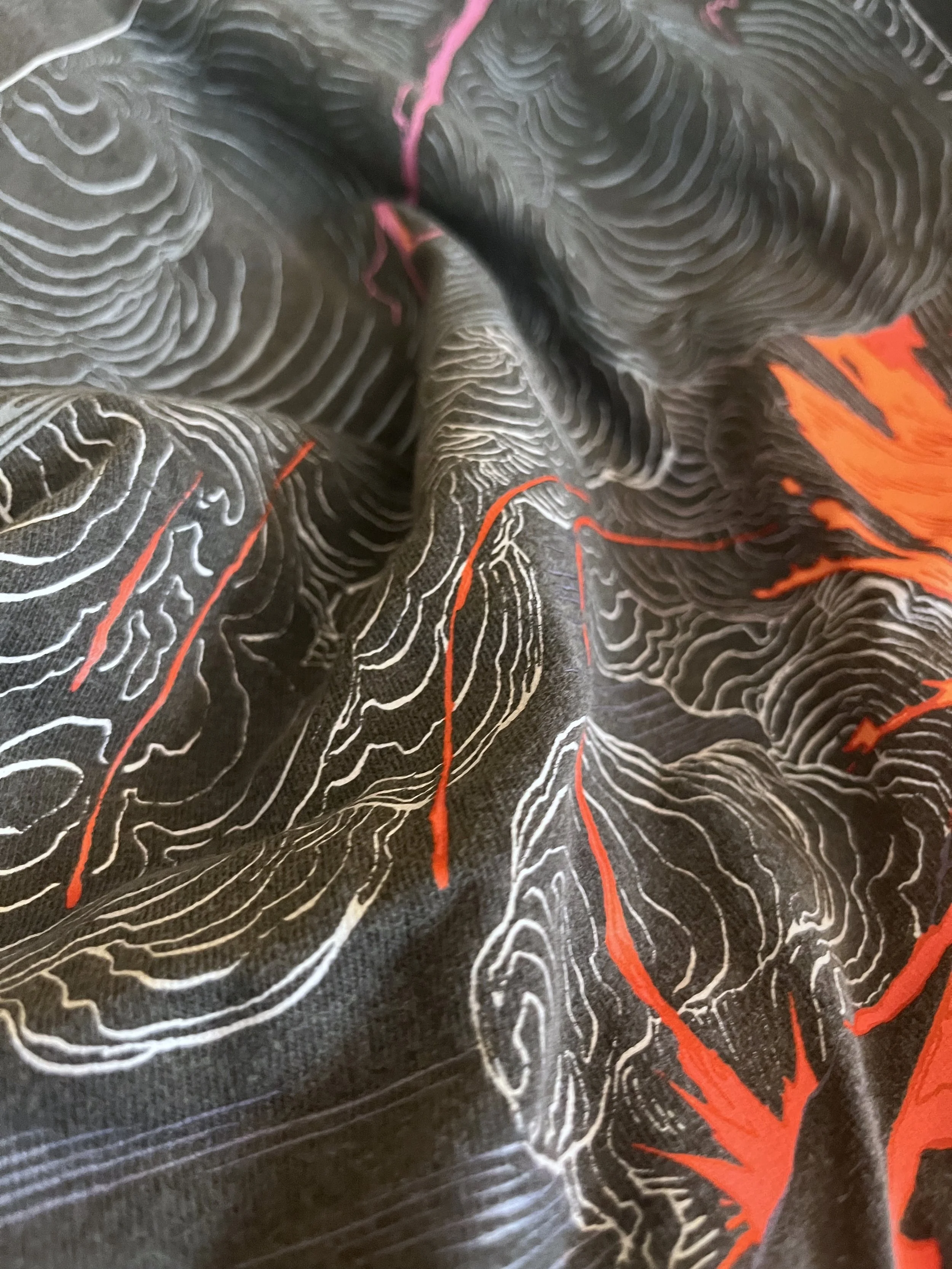 shirt_volcano_02.jpg