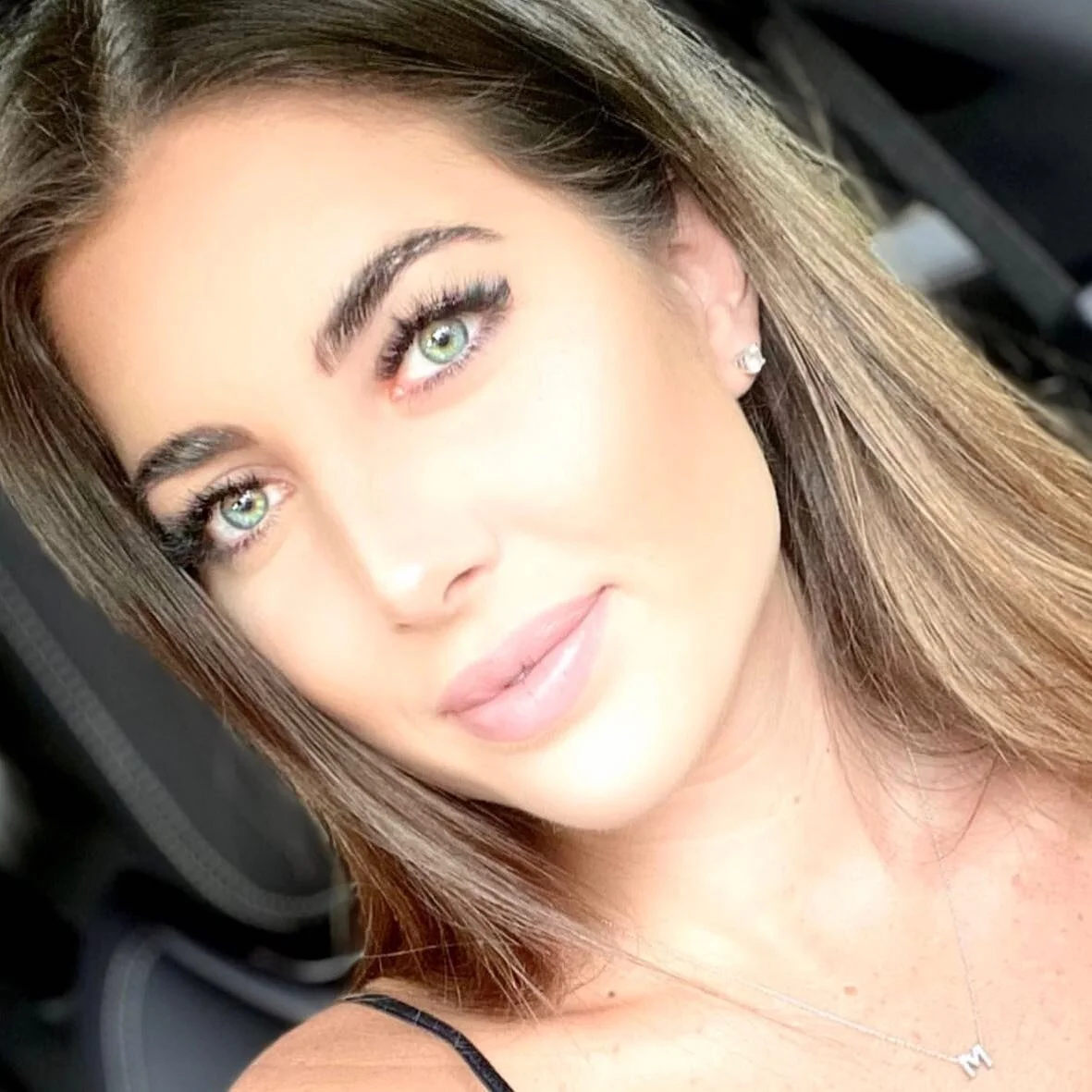 Supermodel @miavillani rocking BLENDED (Hybrid) Lash Extensions done at Lash Bar!
To book an appointment please visit our website www.lashbarbuffalo.com! Megan has openings as soon as THIS MONTH 😍 Book now 👉🏼