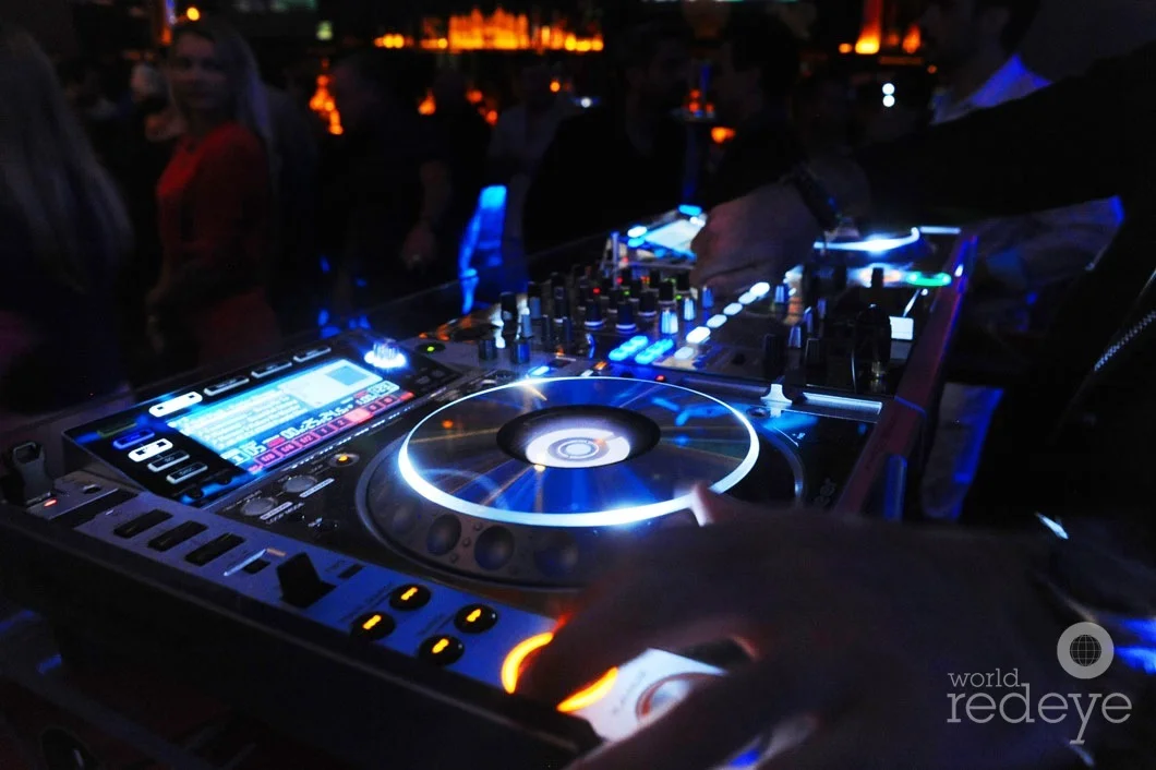 13-Bryan-Peroni-DJing10.jpg