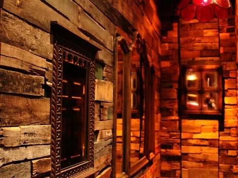 El Bolero Room_Hallway.JPG