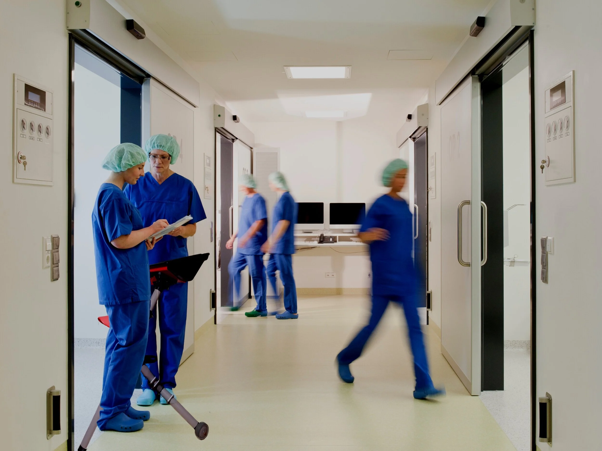 doctors+rounding+full+desk.jpg