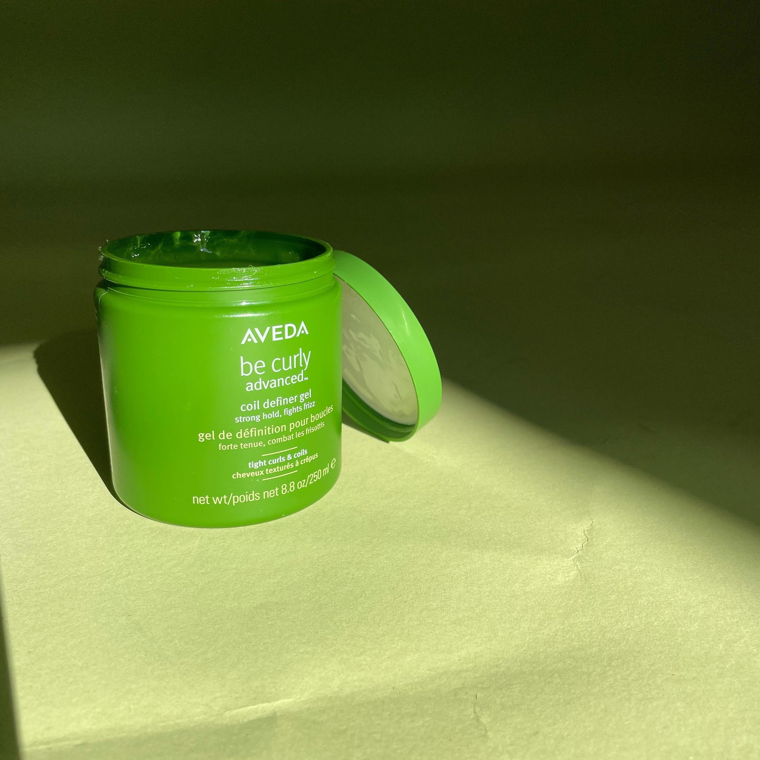 *new product alert* 
Be Curly Advanced Coil Definer Gel 🌿

It&rsquo;s hydrating and leaves the hair silky smooth while providing definition and shine without the cast or &ldquo;crunchiness&rdquo;. 

#aveda #avedaartist #avedasalon #vegansalon #curly