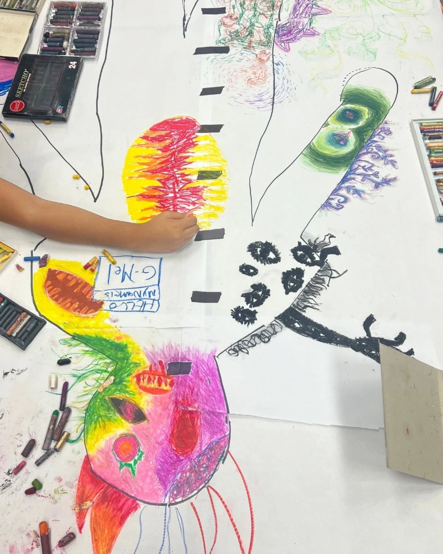 Last night we brought a character to life with oil pastels! 👀⚡💡

At Studio 416, The Art Room's adolescent program, volunteer Mel led a workshop on oil pastels. She created a really fun lesson where she was Dr. Evil Mel and asked the Members to help