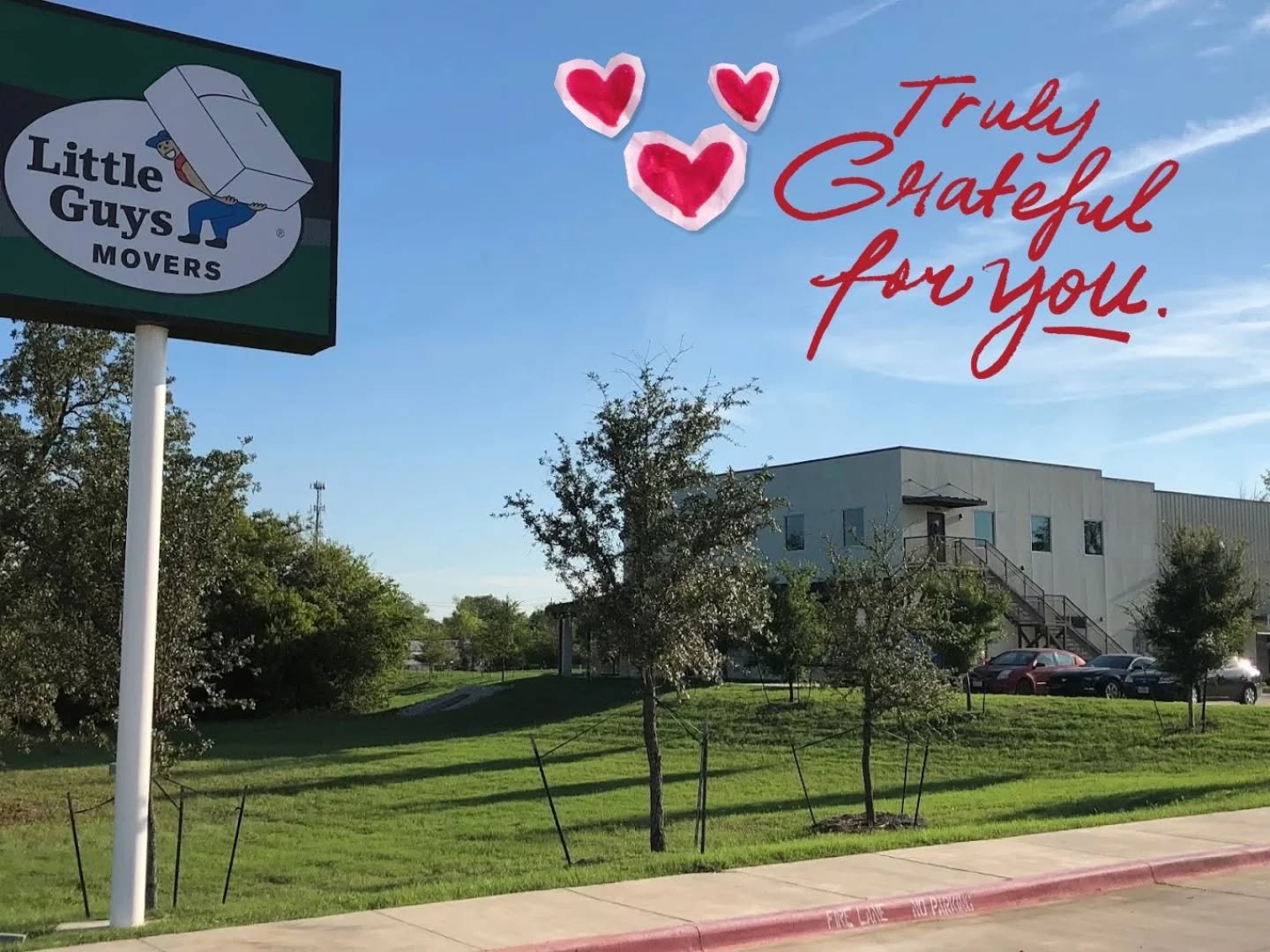 In this season of gratitude, we are thankful for @littleguysmovers. We appreciate all they do for the Denton community: from their longtime support of The Art Room, to their support of the Day of the Dead Festival and Cirque du Horror, and more.

Tha