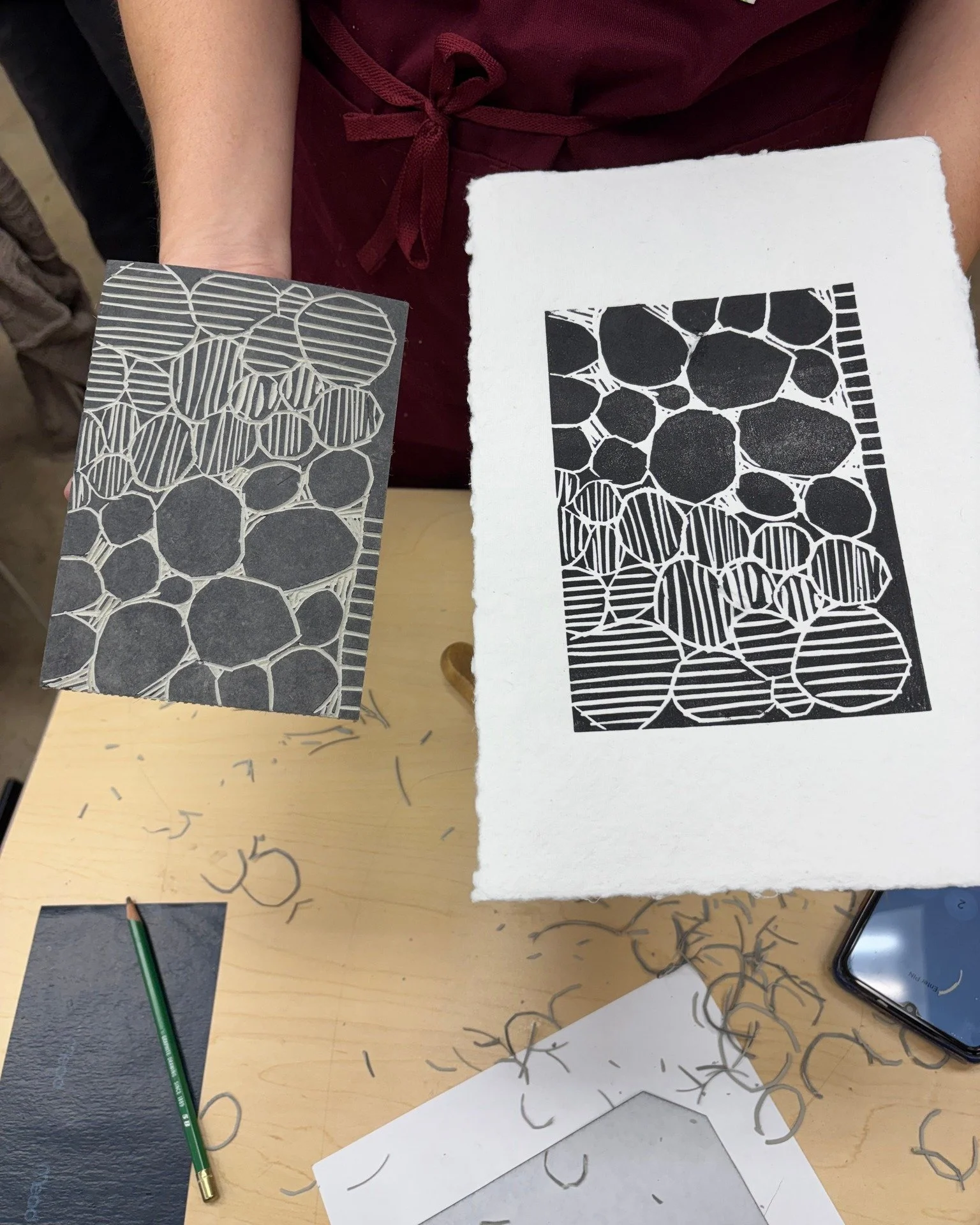 Art Room Members had a terrific May First Monday Makeshop this week with our instructor, printmaker London Loftice, as we learned about linoleum relief printmaking. Thank you, London!

@londonloftice.art is a printmaker from Denton. She obtained her 