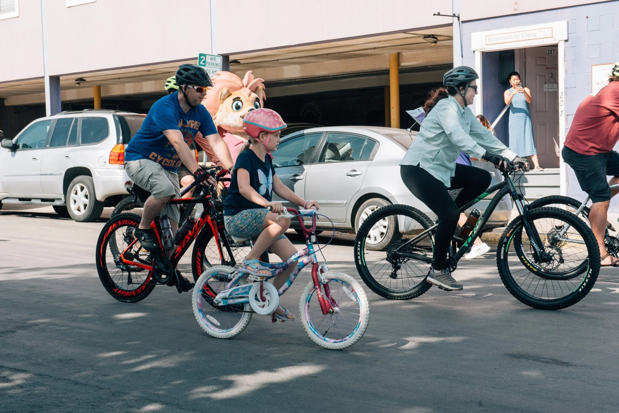 More amazing photos by @shainasheaffphoto of our Positive Cycology Ride fundraiser post-ride party last weekend!

Thank you to our over 200 riders, our sponsors, in-kind sponsors, raffle donors, volunteers, and all the community members who supported