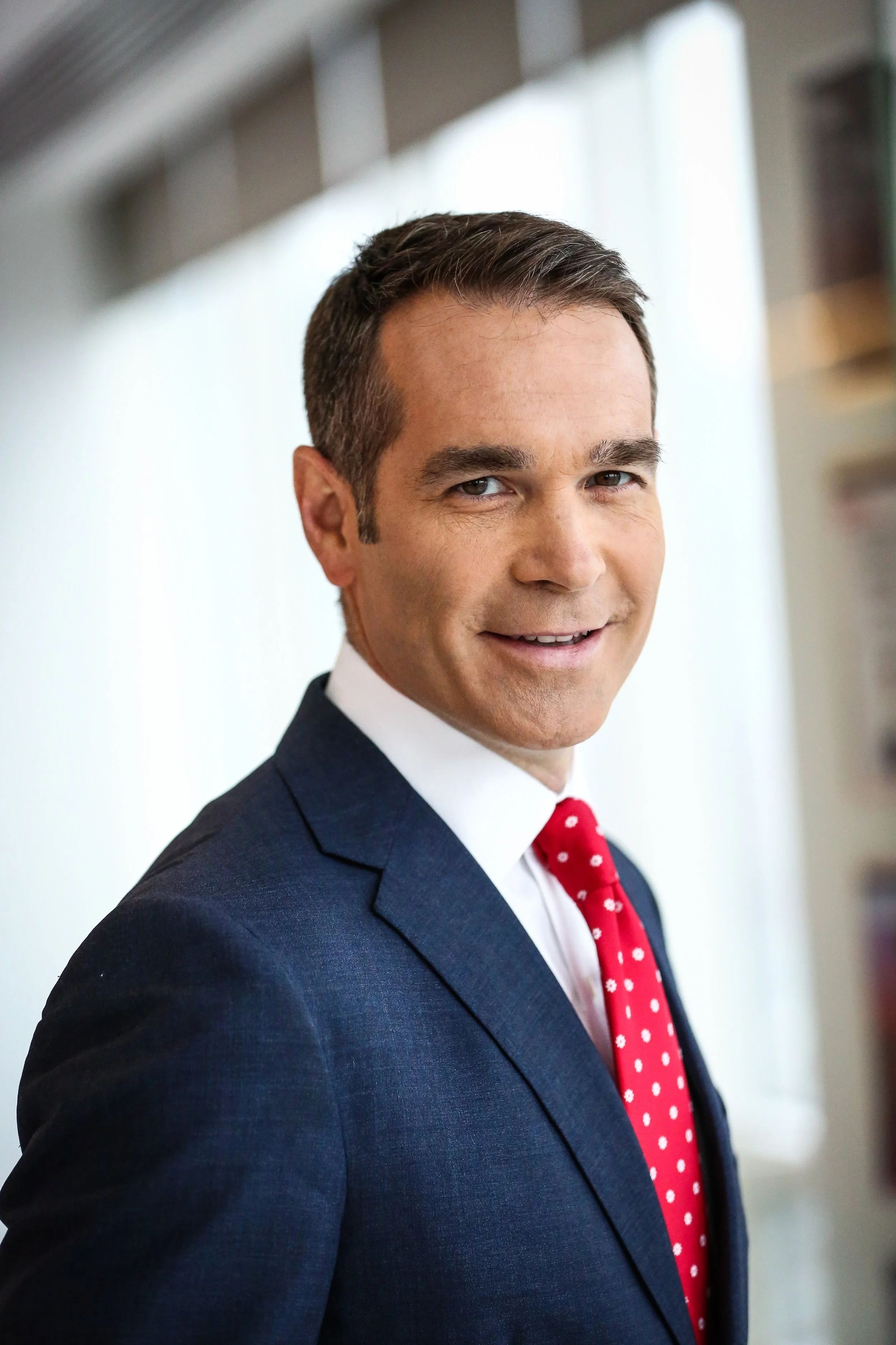 erik schatzker headshot 2 2018.jpg