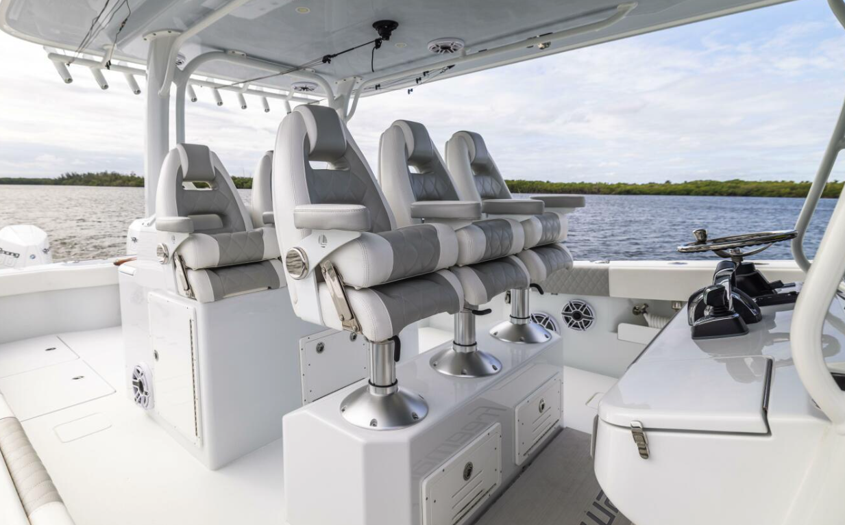 HELM SEATING