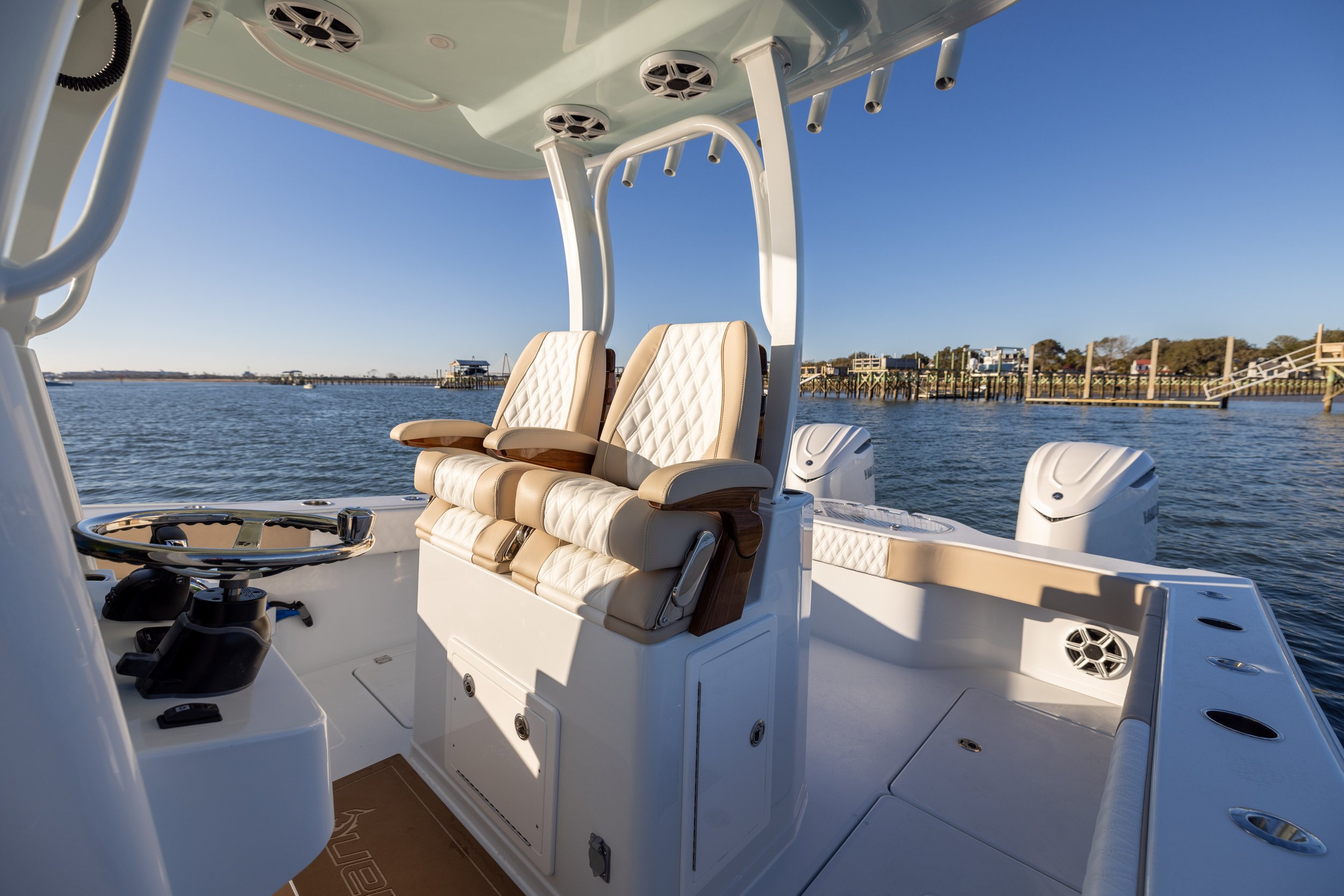 HELM SEATING