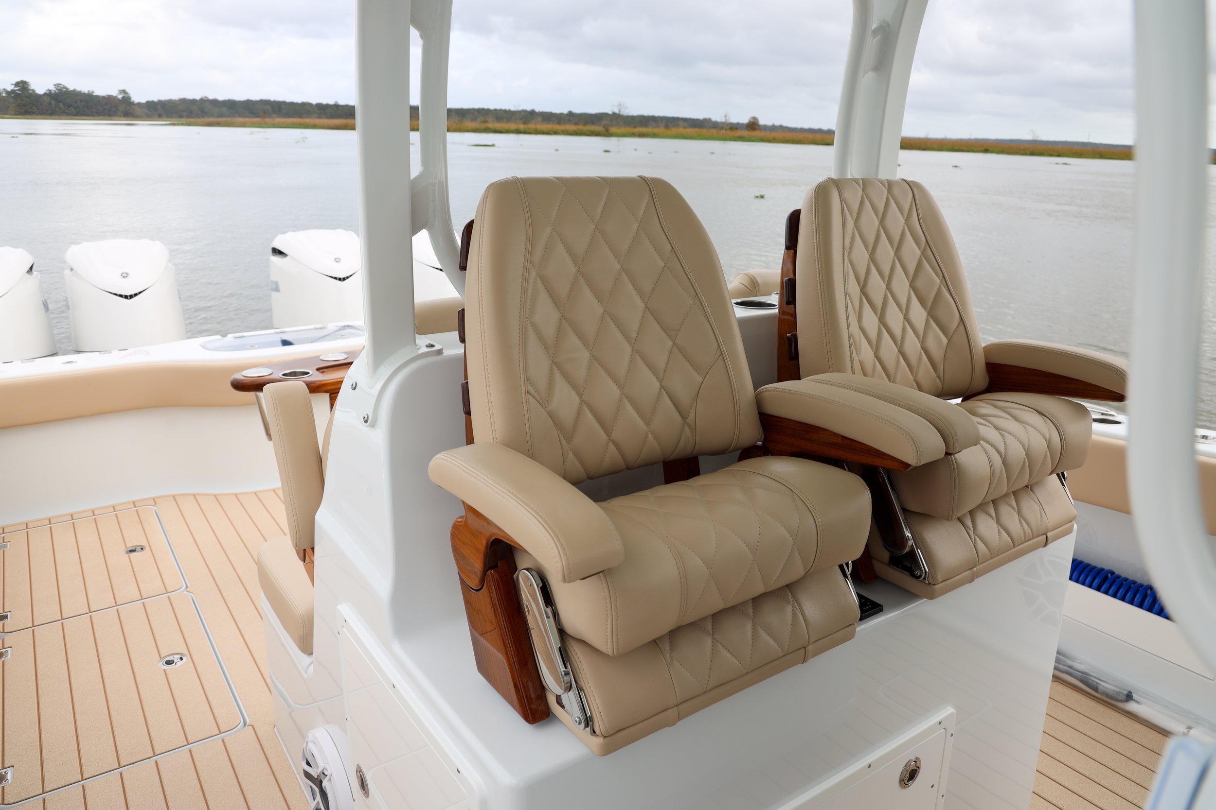 HELM SEATING