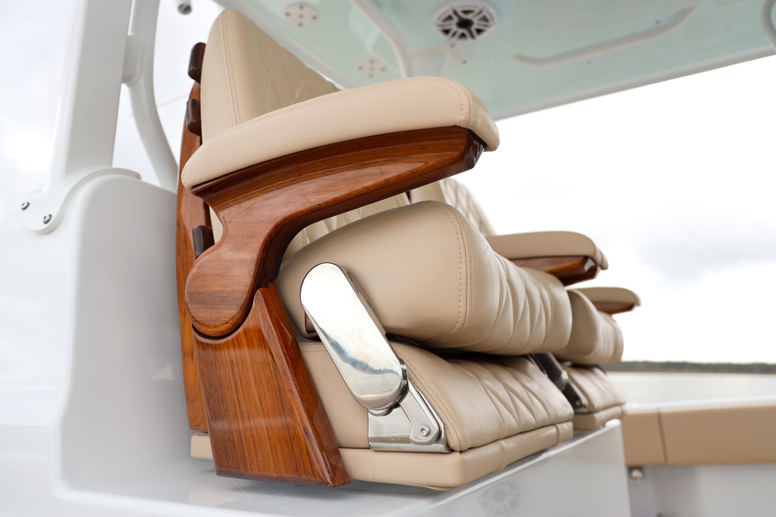 HELM SEATING