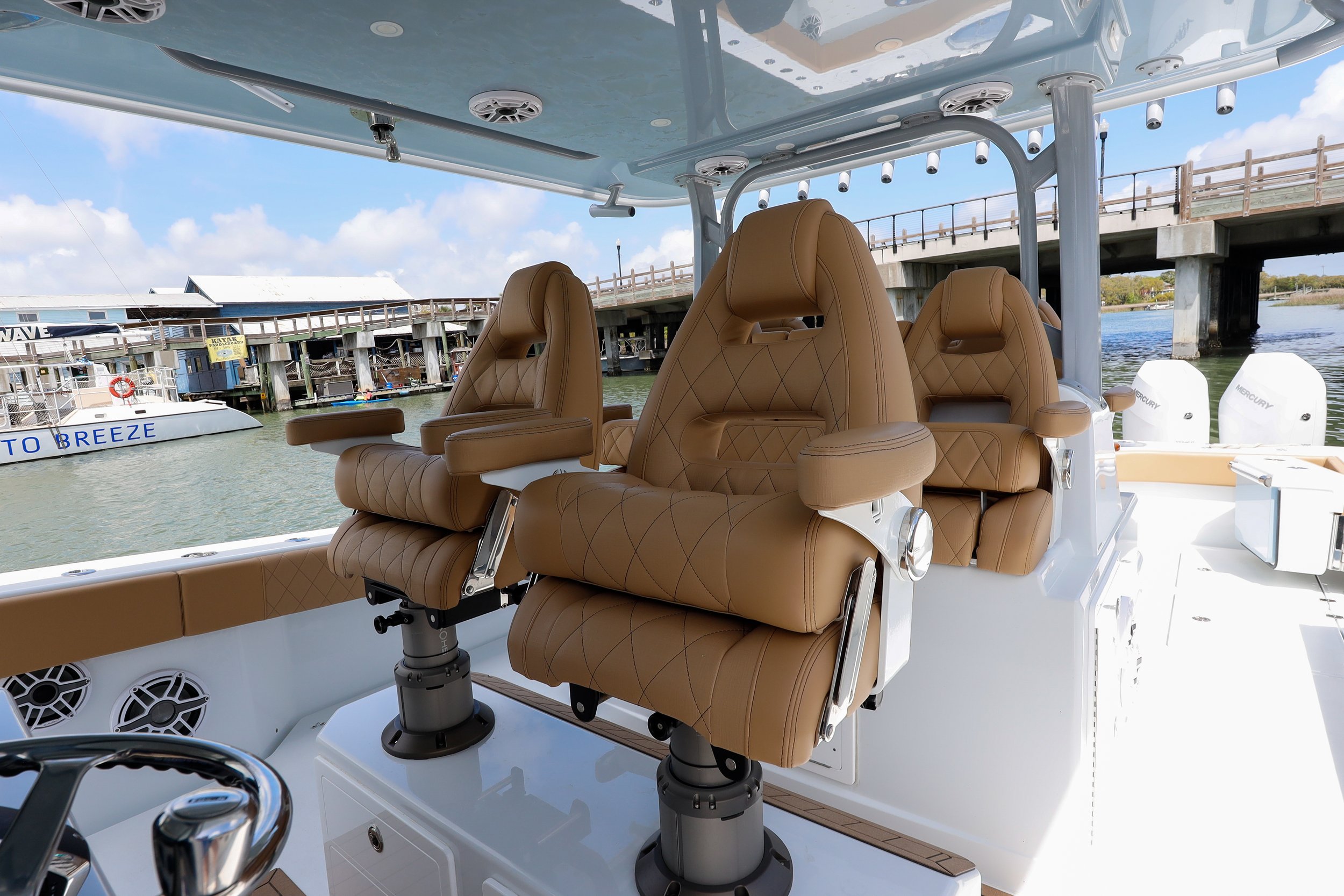 HELM SEATING