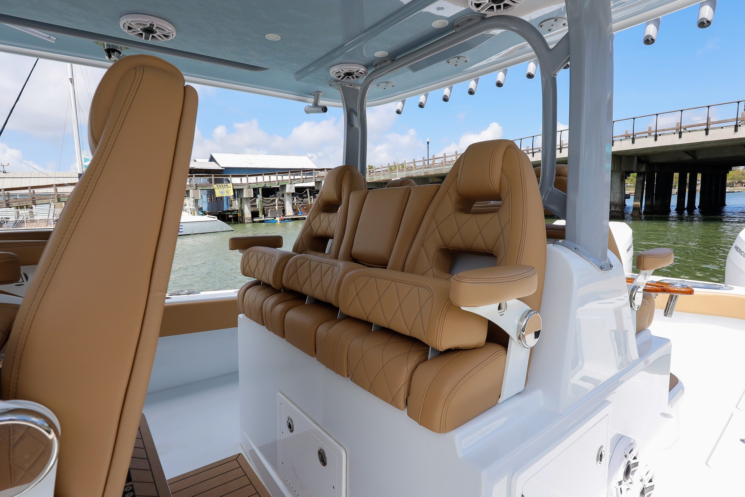 HELM SEATING
