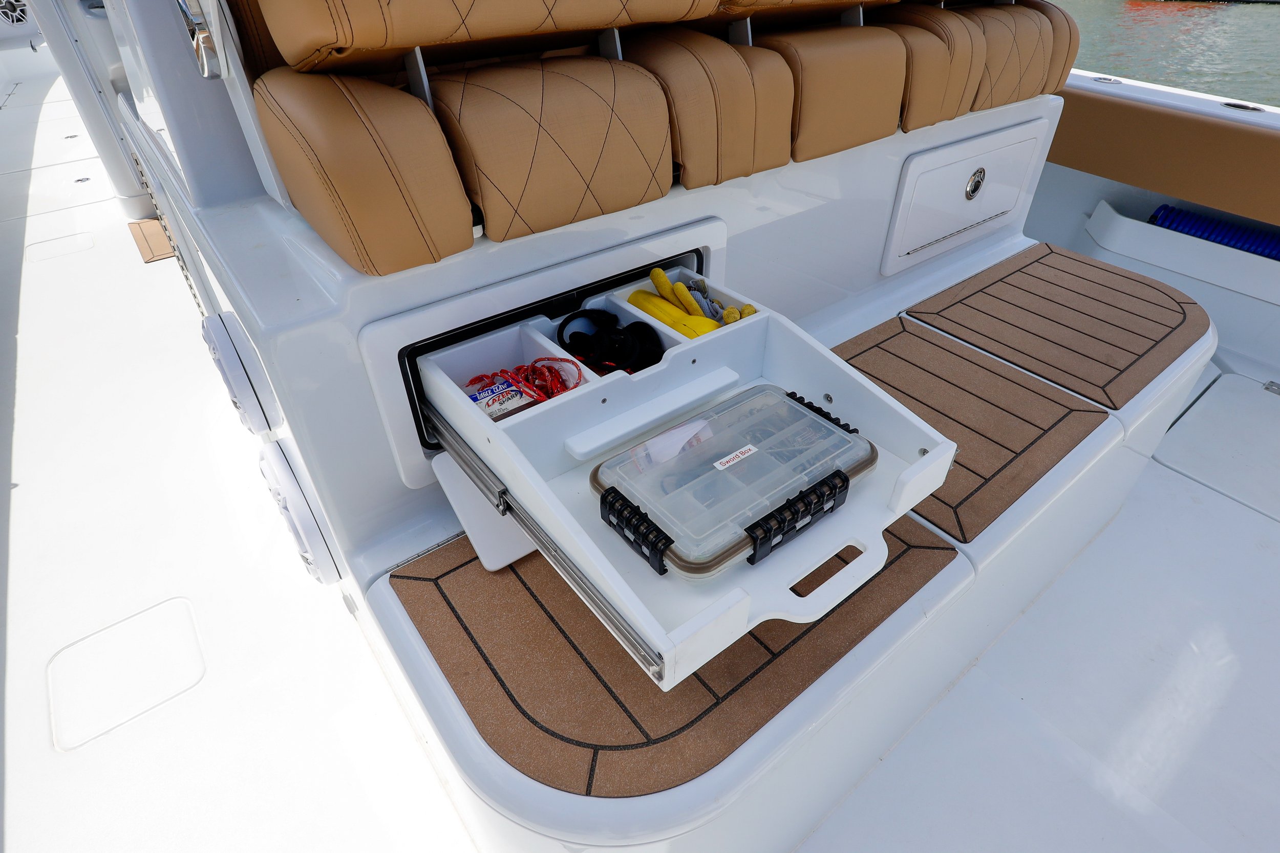 DRAWER STATION