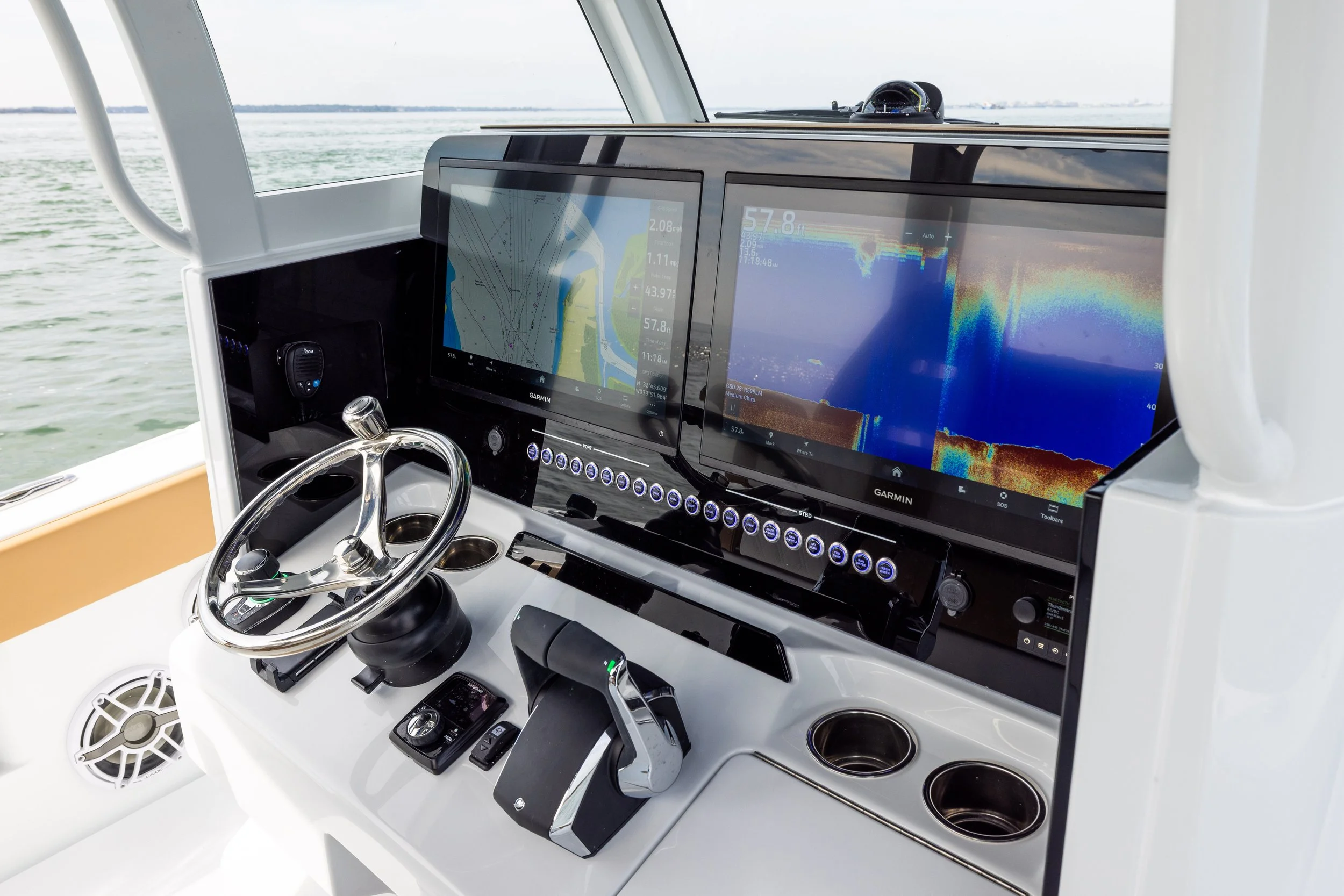 Freeman 32 | Dash Layout