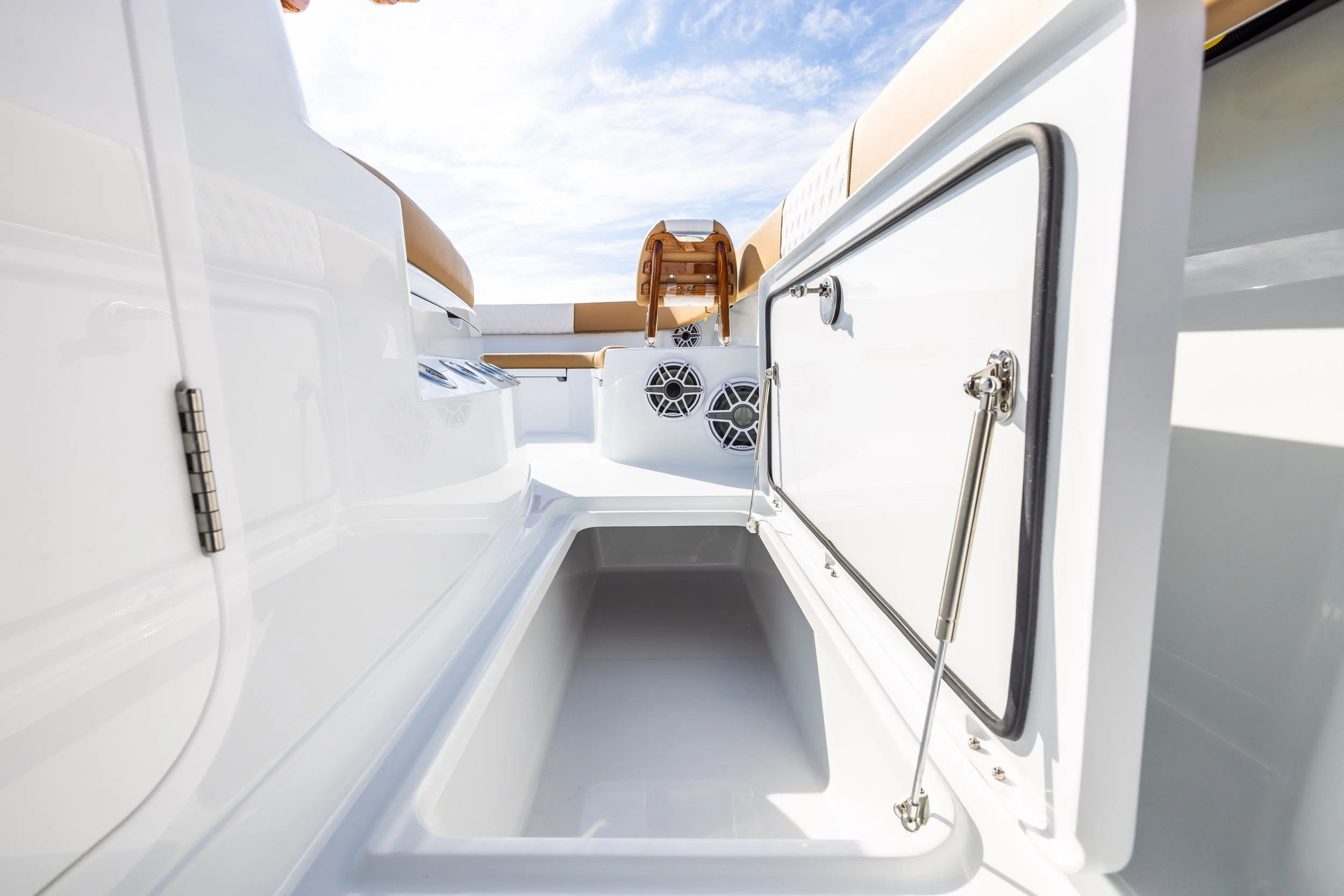 Freeman 32 | Storage Box