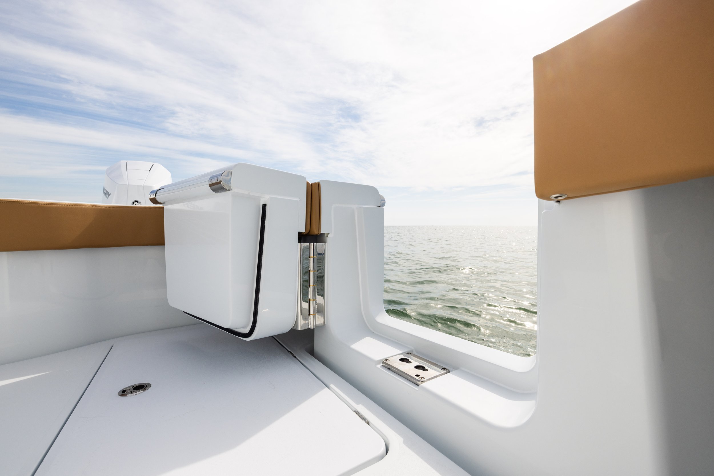 Freeman 32 | Dive Door