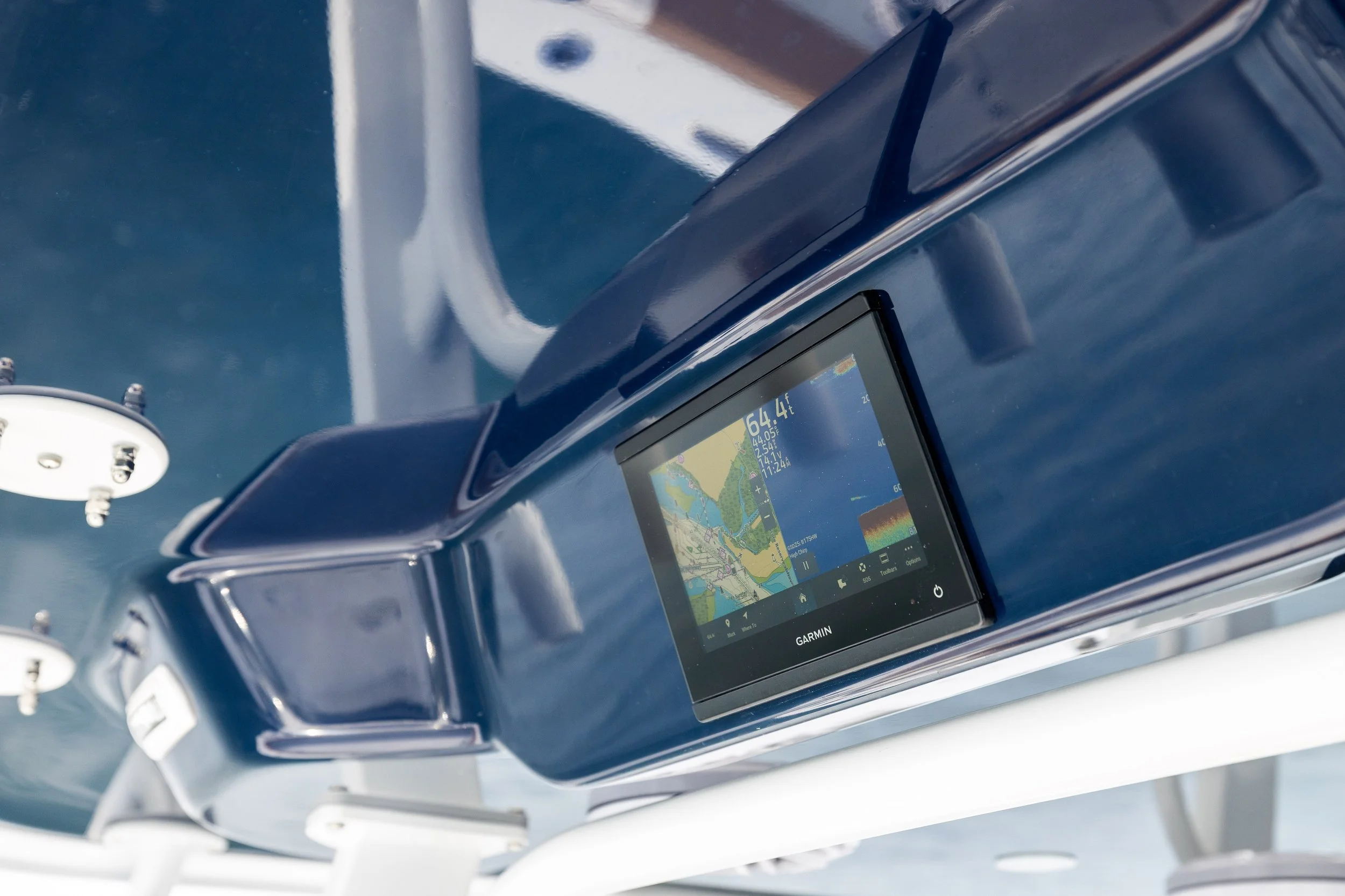 Freeman 32 | Rear Facing MFD