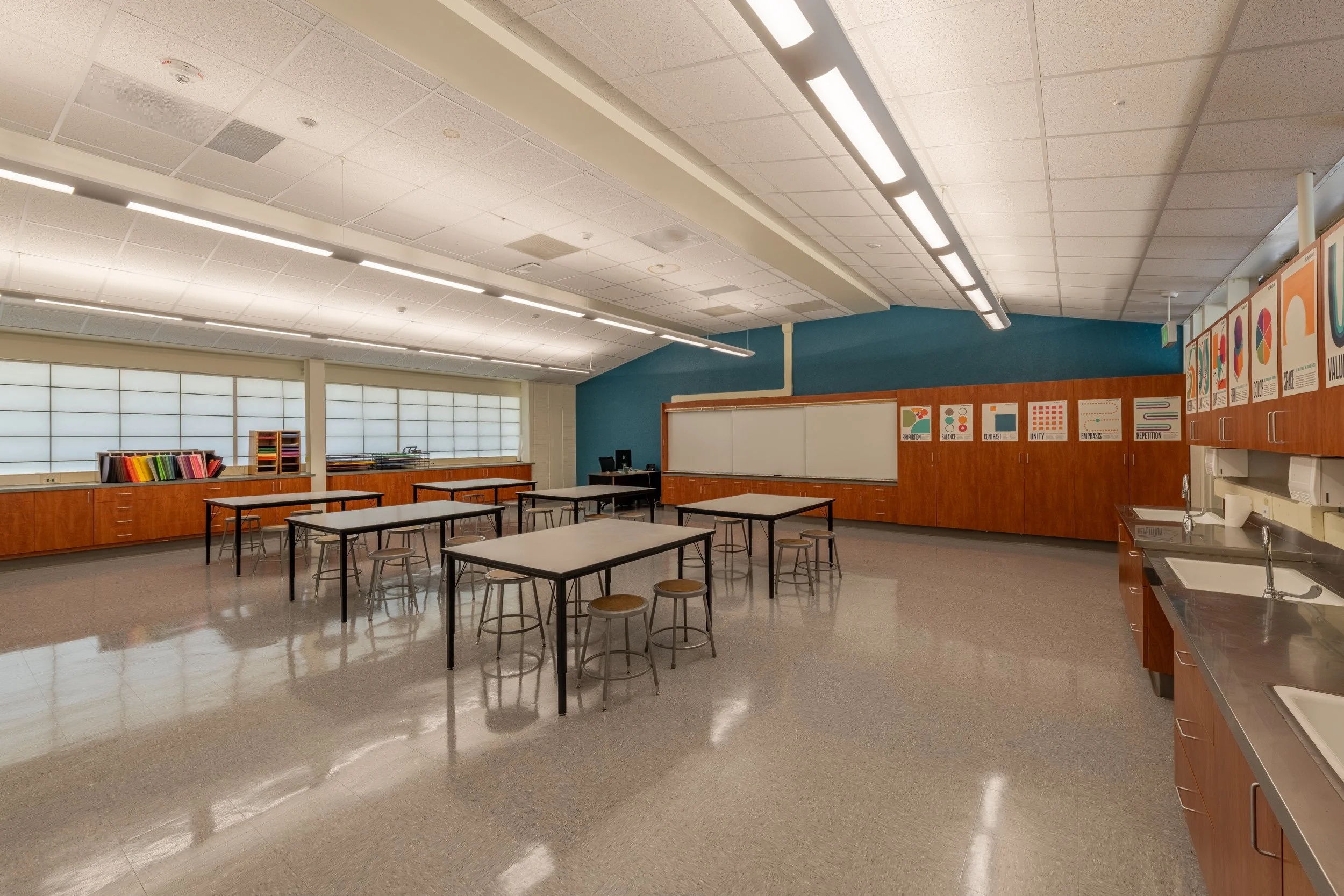 Los Lomitas School