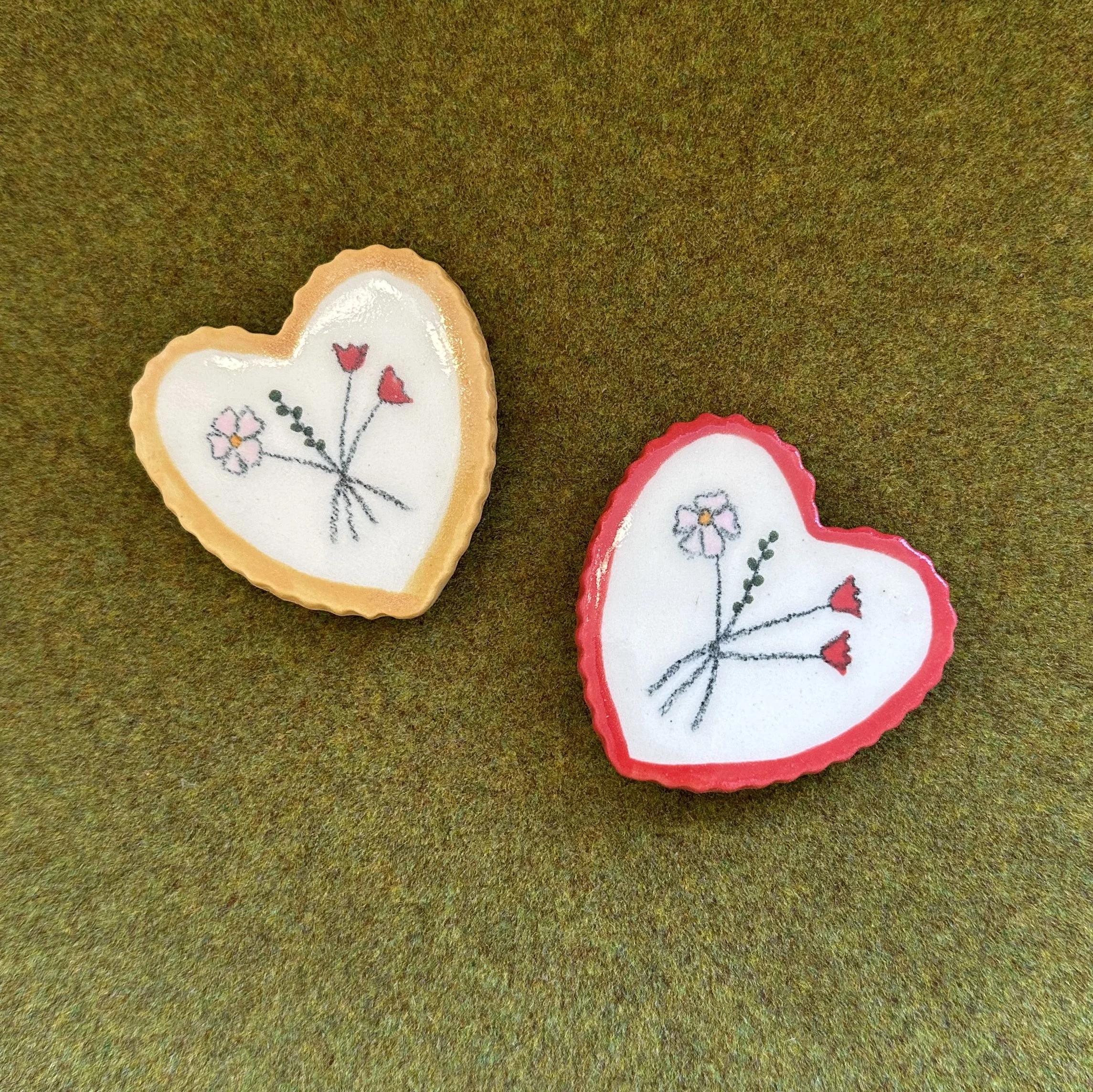 White Scalloped Heart Magnets - Paint-Your-Own