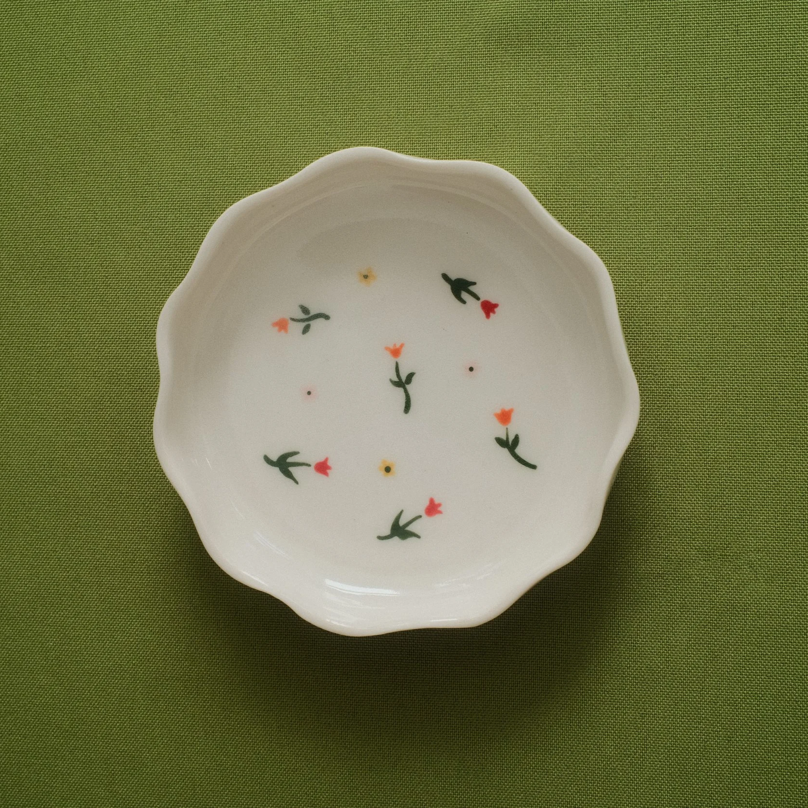 Field of Flowers Ruffled Ceramic Dish