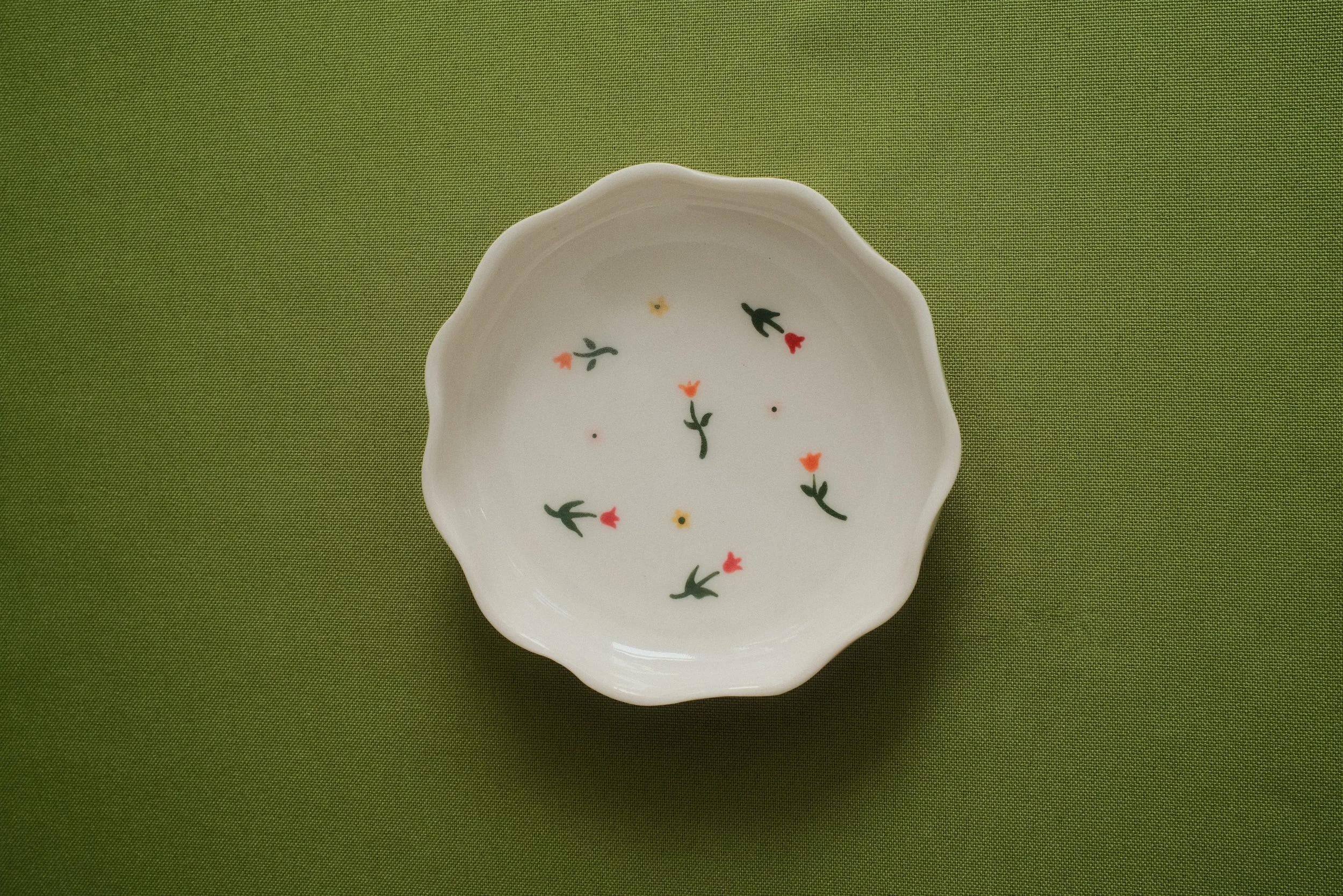 Field of Flowers Ruffled Ceramic Dish