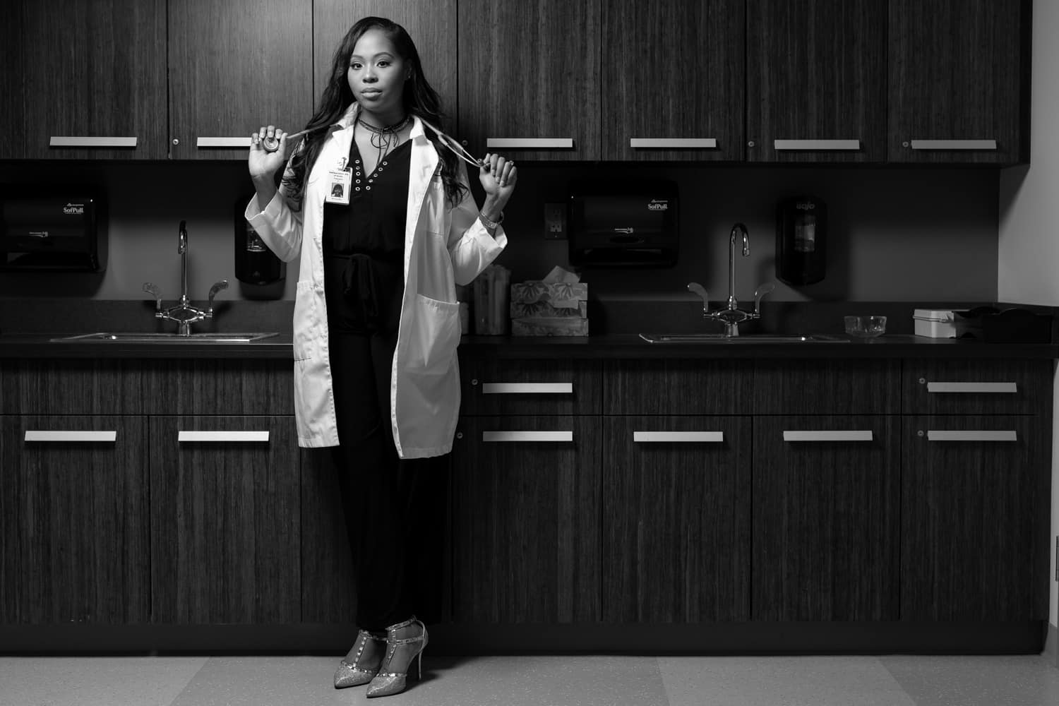  nurse practitioner in lab coat 