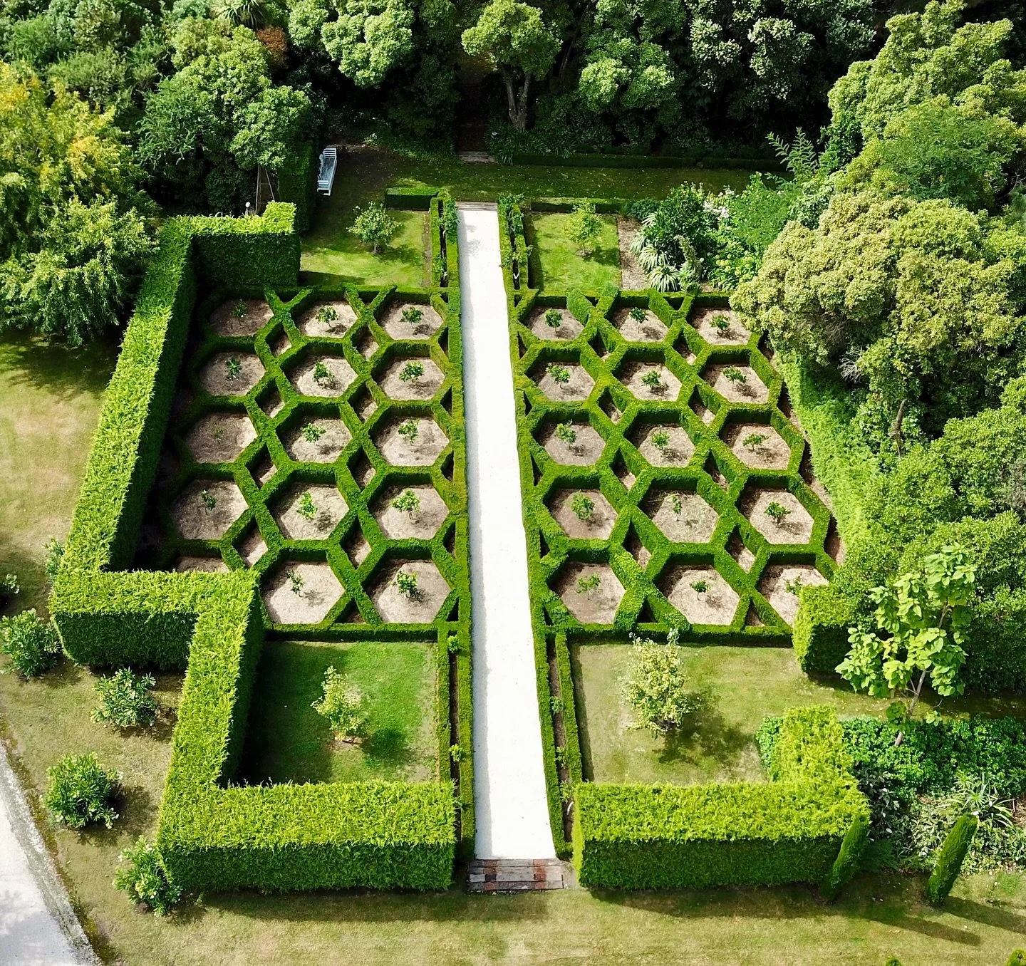 Unfortunately due to unforeseen circumstances we are on the look out again for a hard working &amp; passionate gardener/handyman/handywoman to join us here at Winterhome Garden. 

Please check out our advertisement on trademe and drop us a line (appl